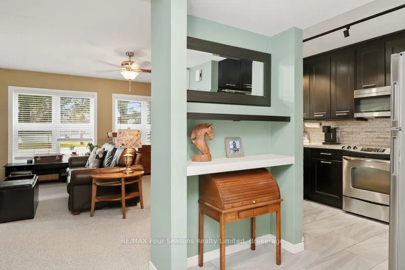 Photo 3 of 810 Suncrest Circle, Collingwood — HOMEH