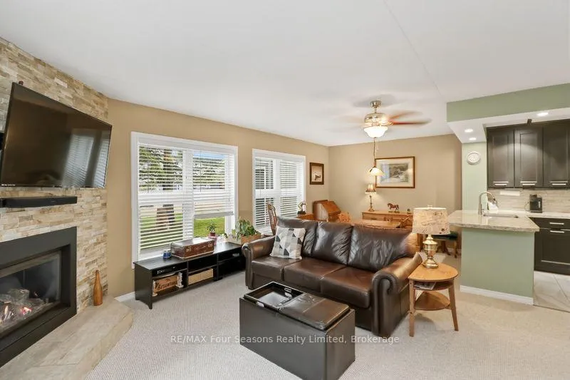 Photo 14 of 810 Suncrest Circle, Collingwood — HOMEH