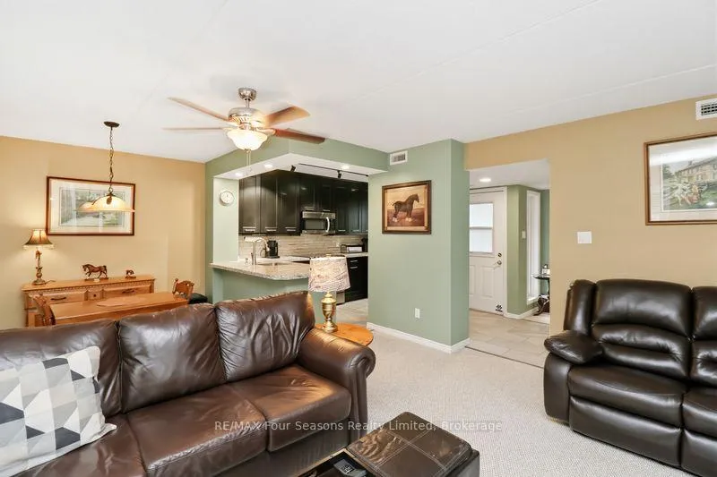 Photo 15 of 810 Suncrest Circle, Collingwood — HOMEH