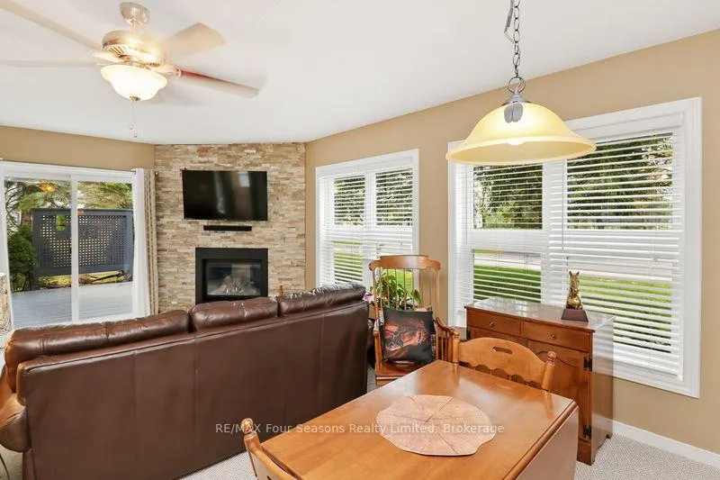 Photo 16 of 810 Suncrest Circle, Collingwood — HOMEH