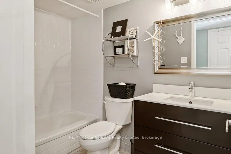 Photo 23 of 810 Suncrest Circle, Collingwood — HOMEH