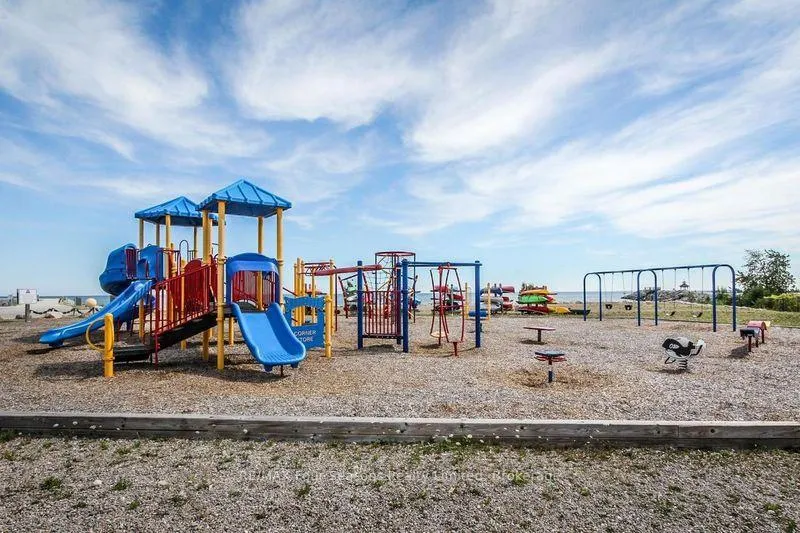 Photo 34 of 810 Suncrest Circle, Collingwood — HOMEH