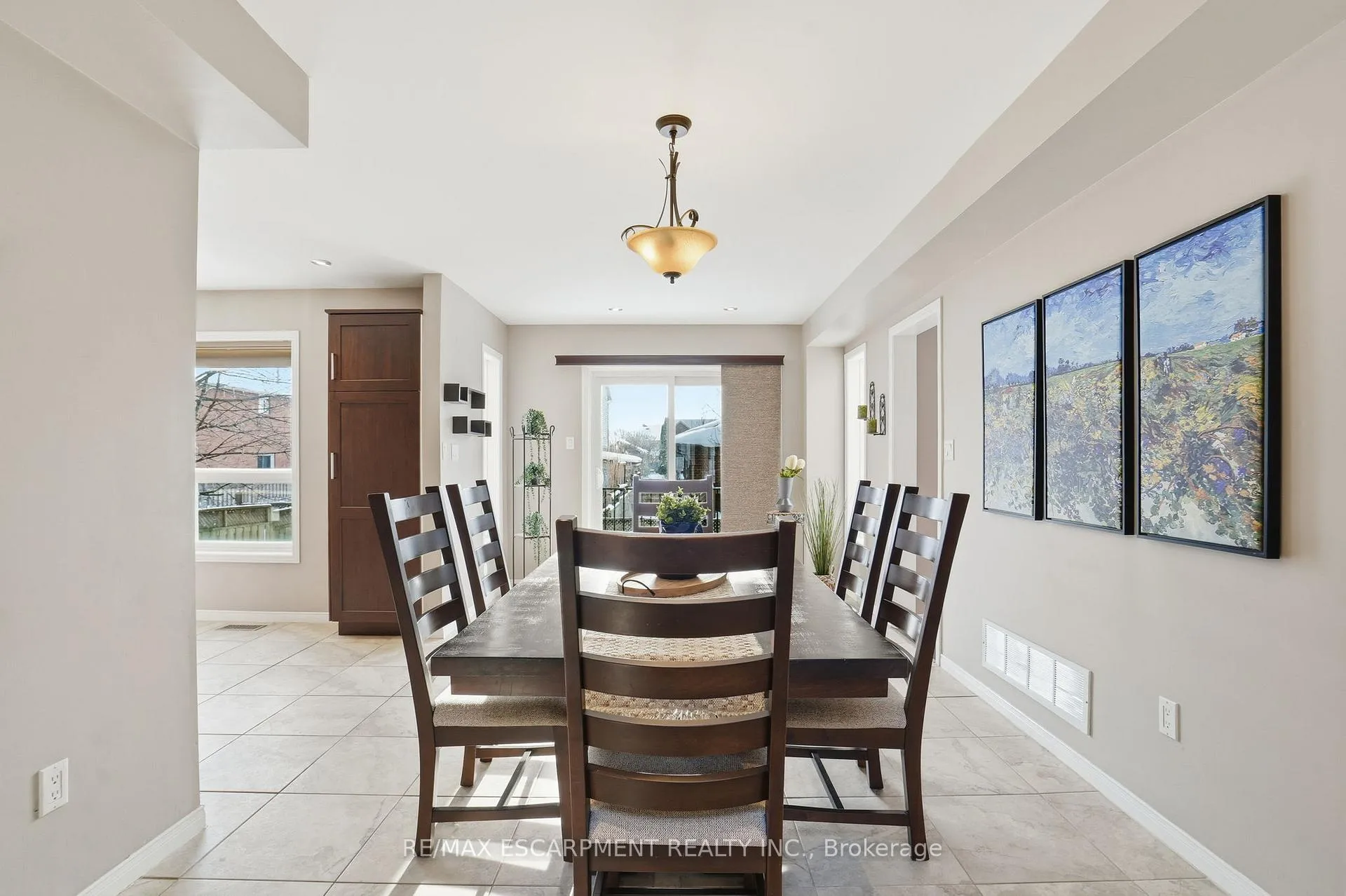 Photo 9 of 73 Riley Street, Hamilton, Waterdown — HOMEH