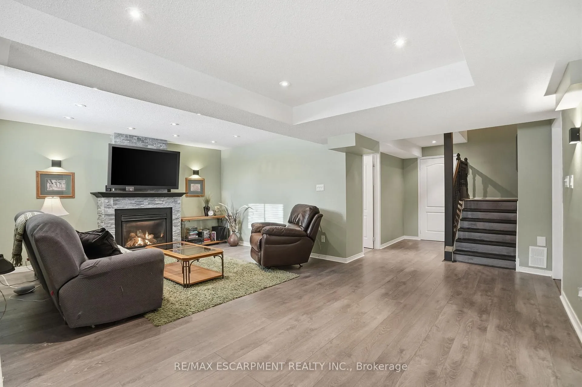 Photo 29 of 73 Riley Street, Hamilton, Waterdown — HOMEH