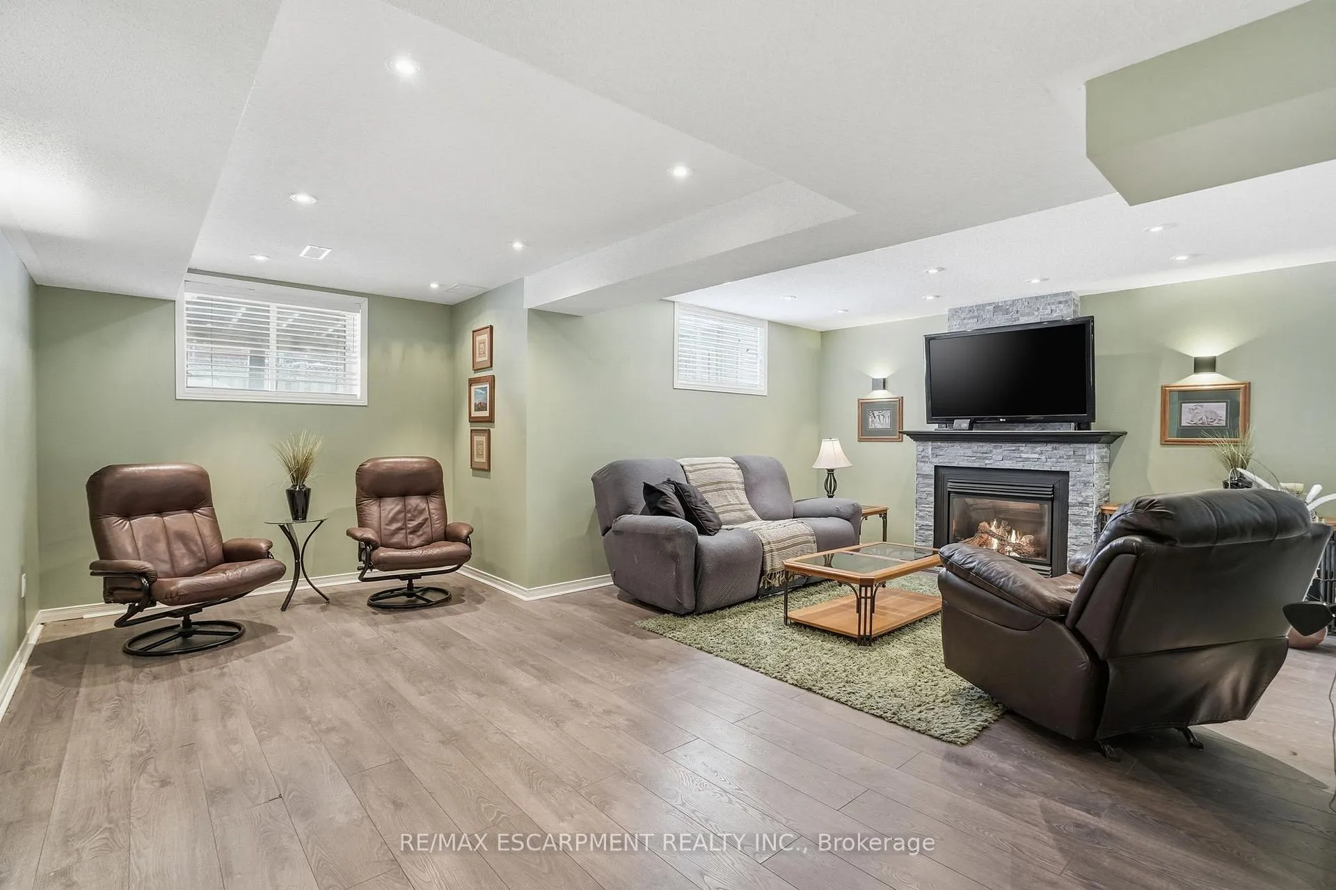 Photo 32 of 73 Riley Street, Hamilton, Waterdown — HOMEH