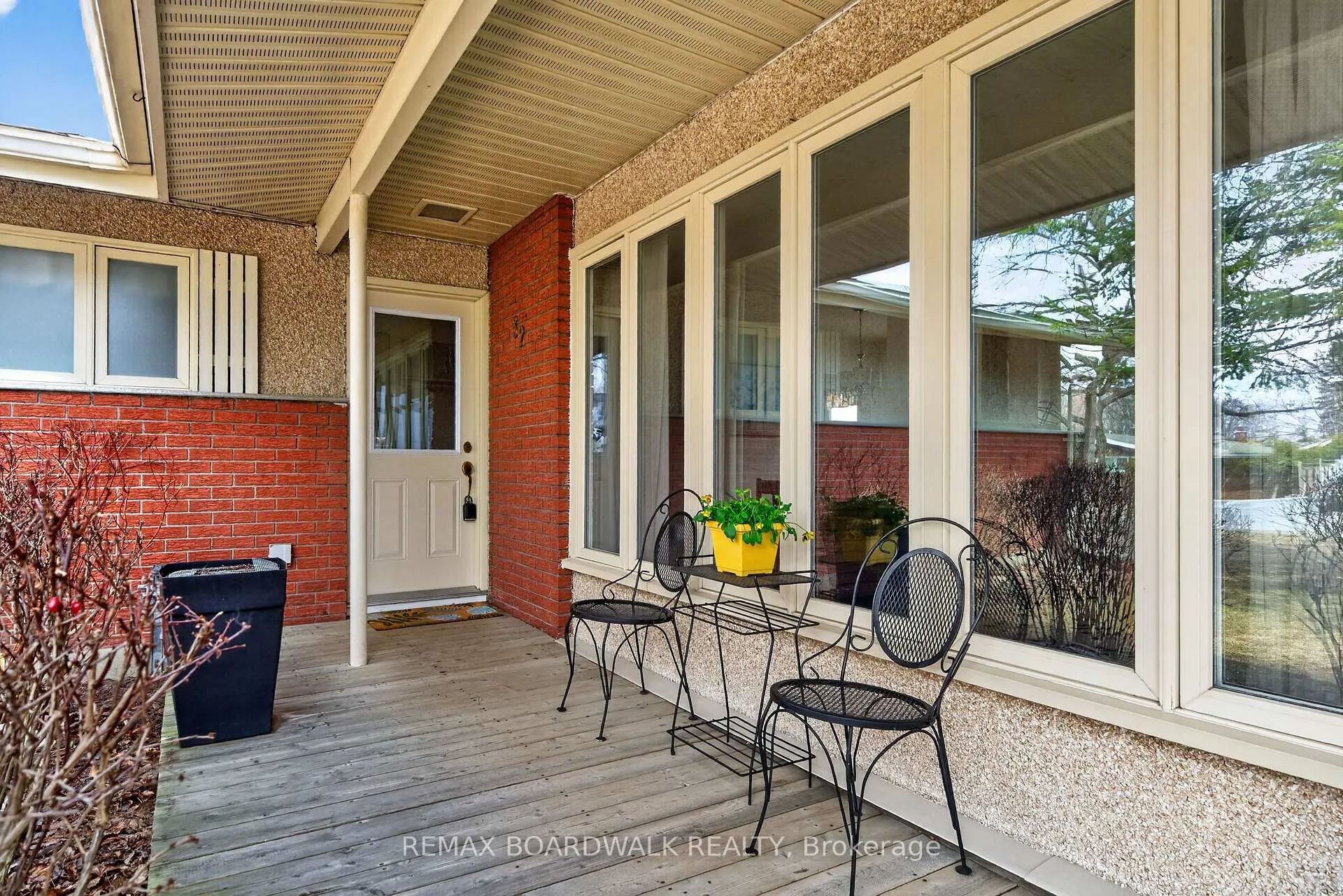 Photo 4 of 32 Bowmoor Avenue, Ottawa, Borden Farm/Stewart Farm/Carleton Heights/Parkwood Hills — HOMEH