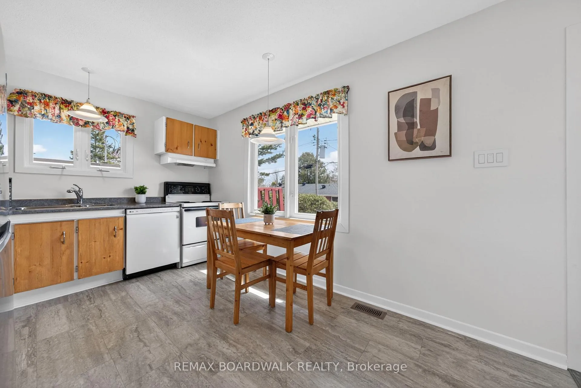 Photo 14 of 32 Bowmoor Avenue, Ottawa, Borden Farm/Stewart Farm/Carleton Heights/Parkwood Hills — HOMEH