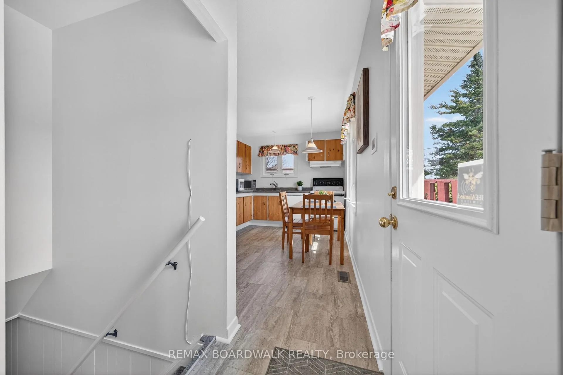 Photo 22 of 32 Bowmoor Avenue, Ottawa, Borden Farm/Stewart Farm/Carleton Heights/Parkwood Hills — HOMEH