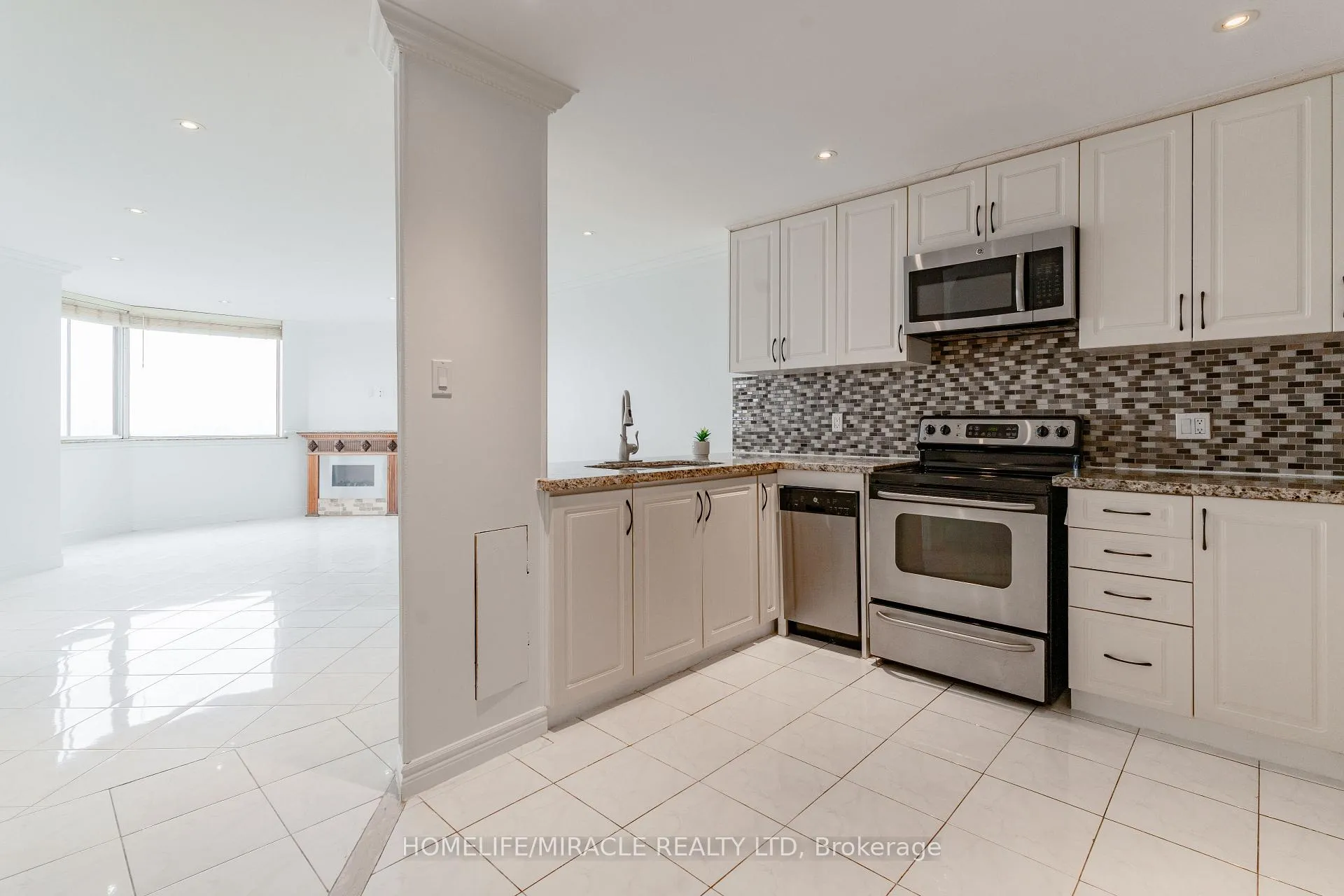 Photo 3 of Unit 2203, 234 Albion Road, Etobicoke, Elms-Old Rexdale — HOMEH