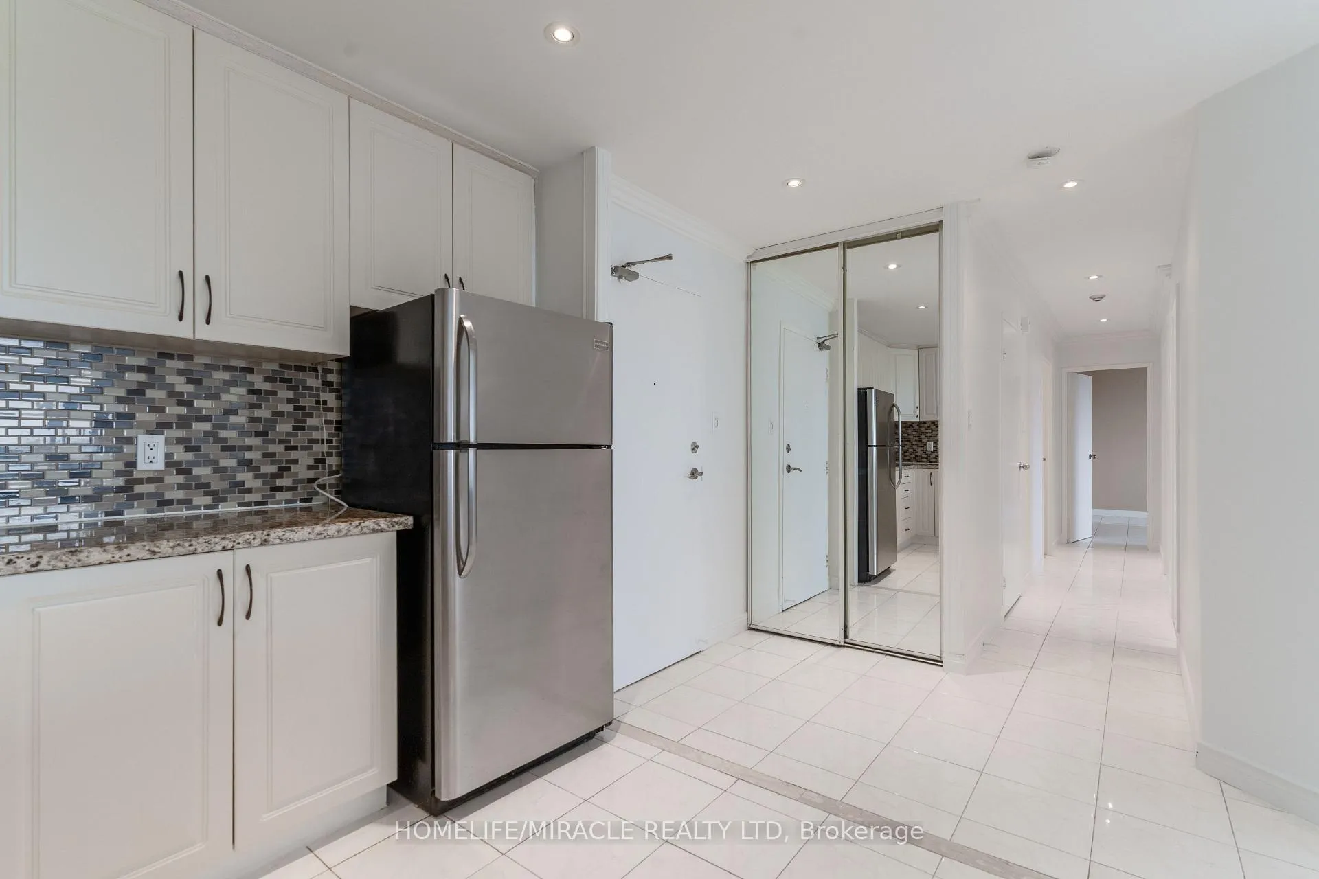 Photo 4 of Unit 2203, 234 Albion Road, Etobicoke, Elms-Old Rexdale — HOMEH