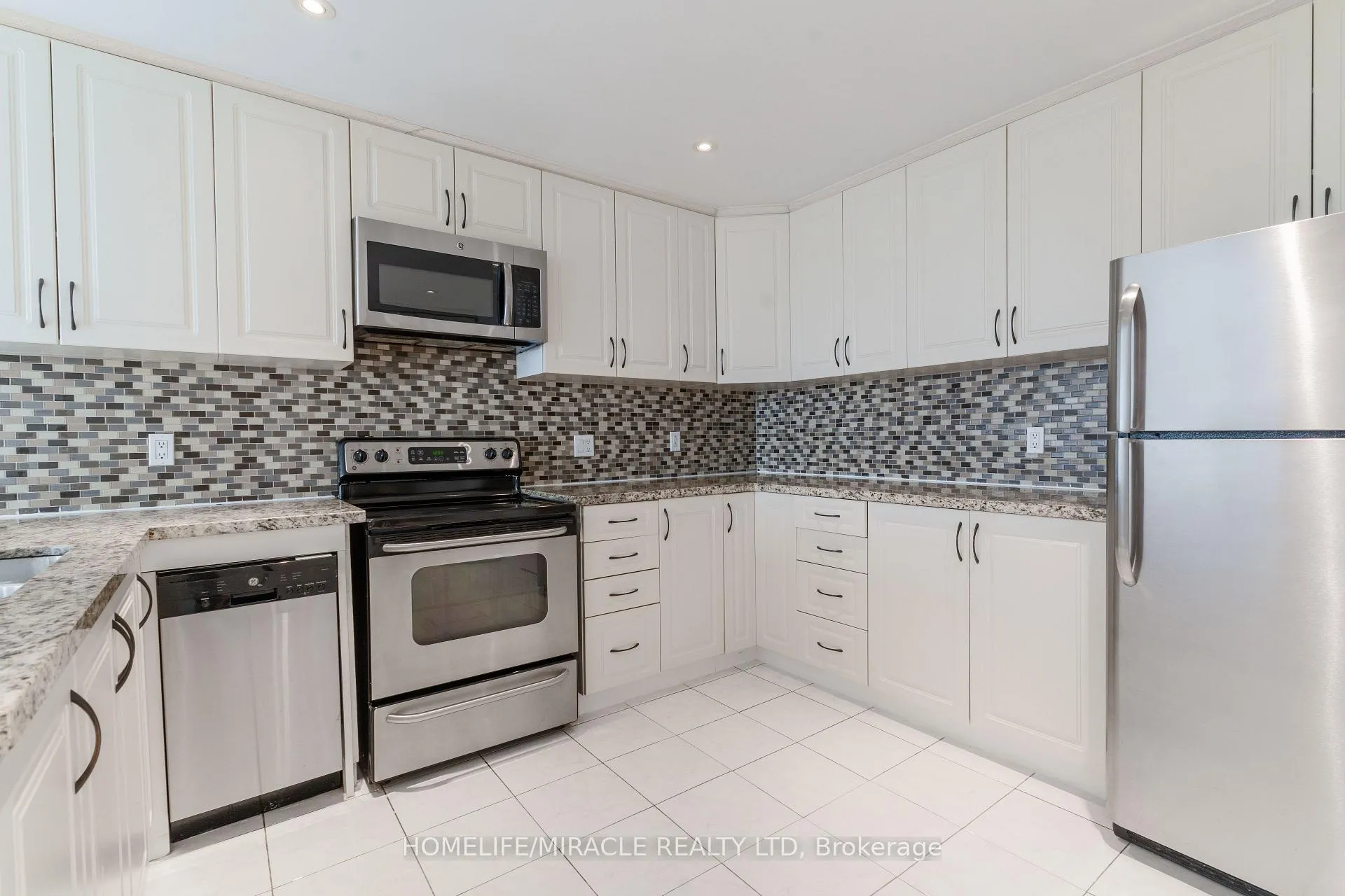Photo 5 of Unit 2203, 234 Albion Road, Etobicoke, Elms-Old Rexdale — HOMEH