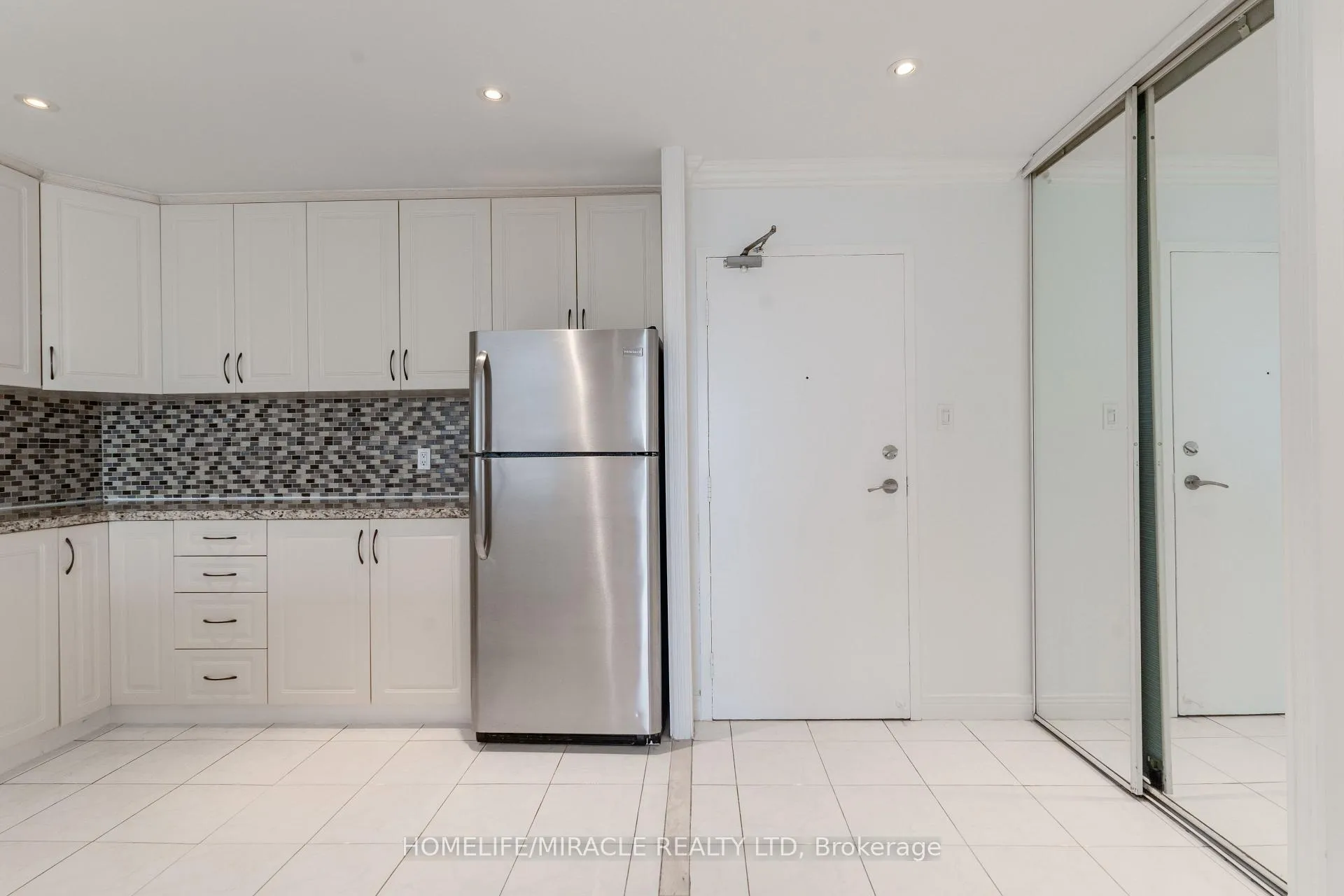 Photo 8 of Unit 2203, 234 Albion Road, Etobicoke, Elms-Old Rexdale — HOMEH