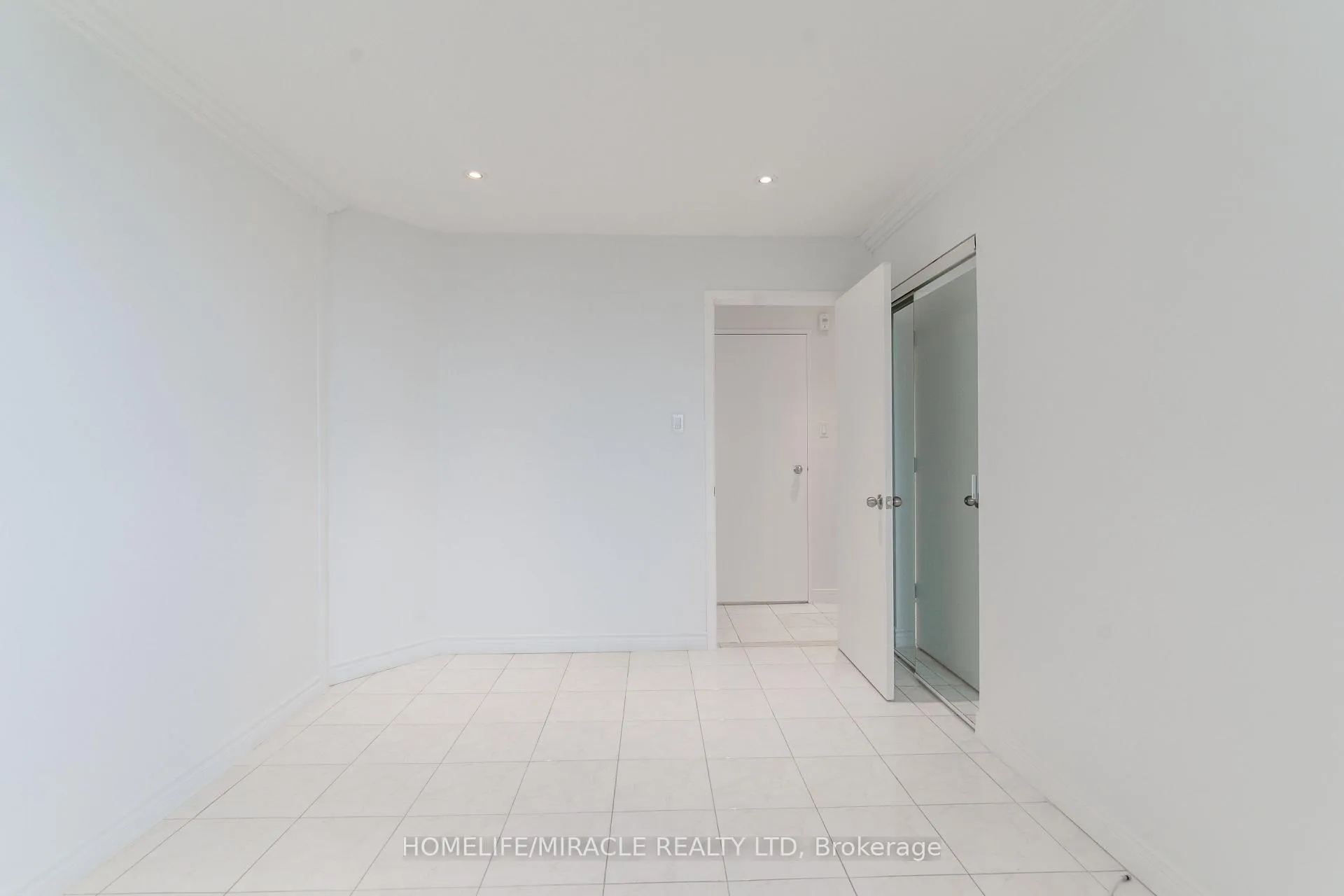 Photo 14 of Unit 2203, 234 Albion Road, Etobicoke, Elms-Old Rexdale — HOMEH
