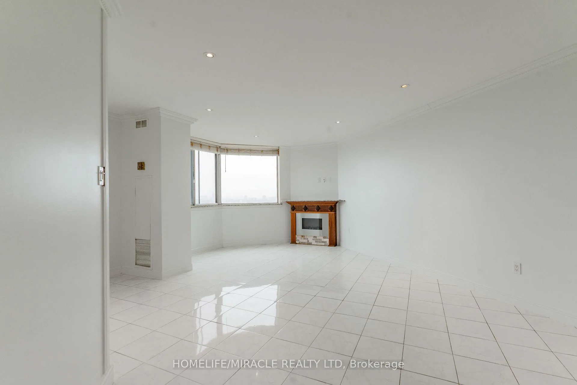 Photo 17 of Unit 2203, 234 Albion Road, Etobicoke, Elms-Old Rexdale — HOMEH