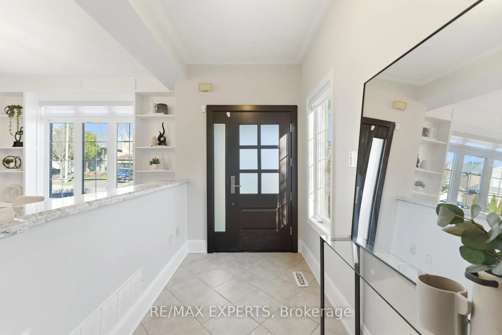 Photo 3 of 219 Regency View Heights, Vaughan, Rural Vaughan — HOMEH