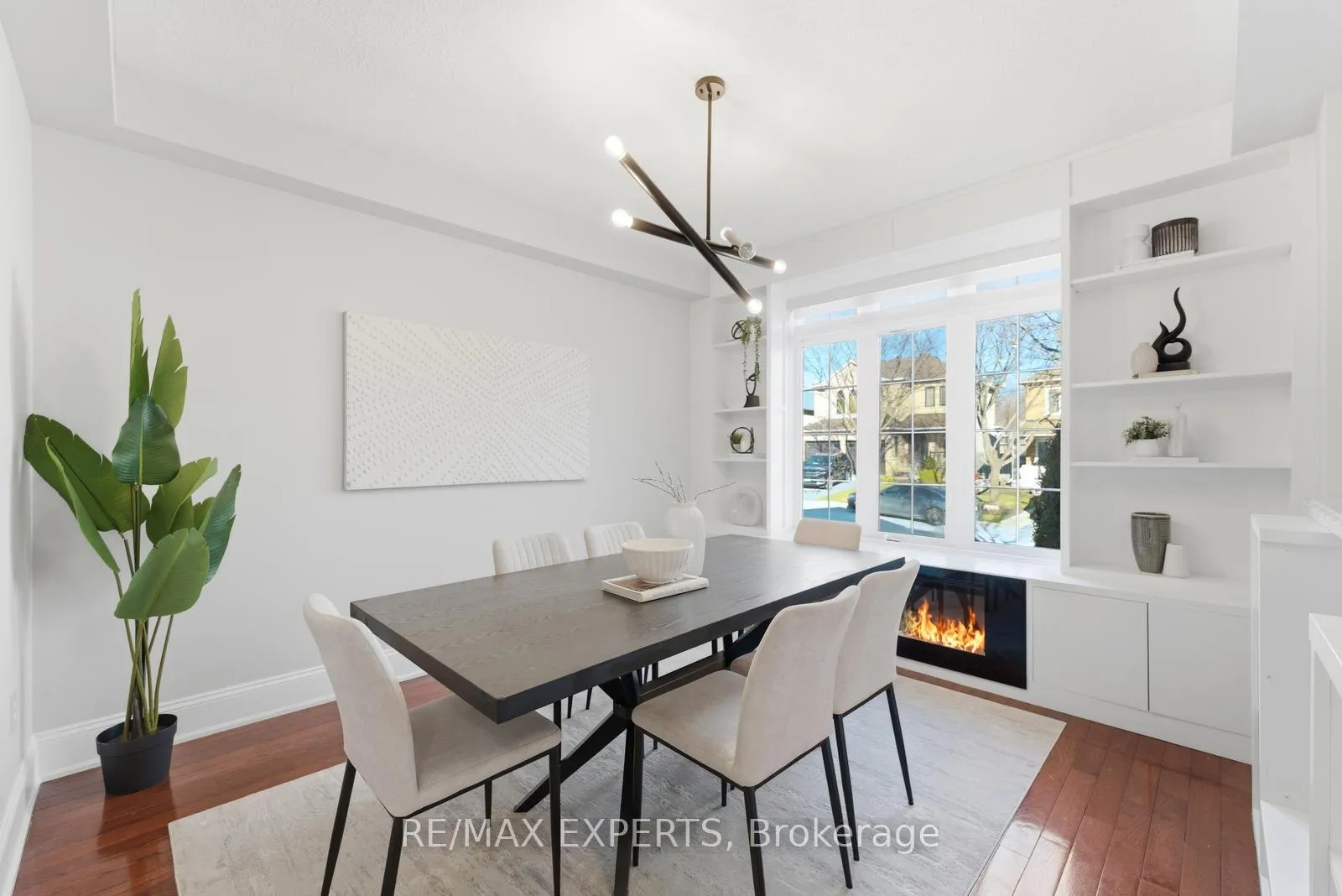 Photo 5 of 219 Regency View Heights, Vaughan, Rural Vaughan — HOMEH