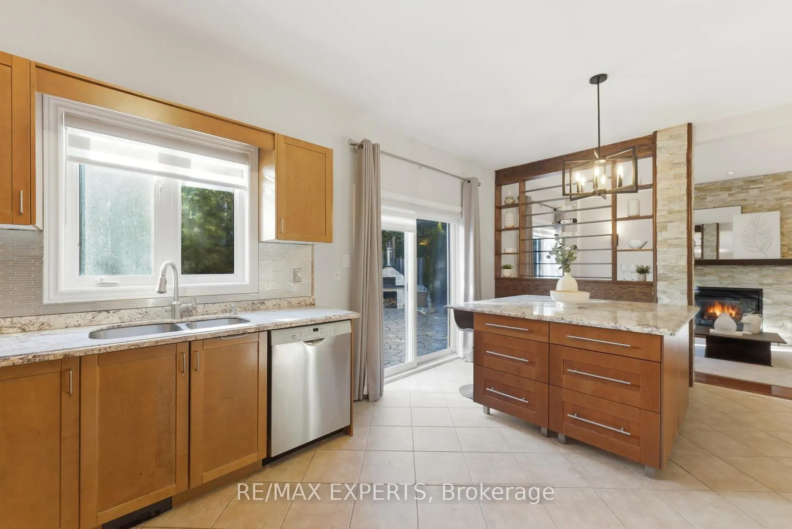 Photo 12 of 219 Regency View Heights, Vaughan, Rural Vaughan — HOMEH