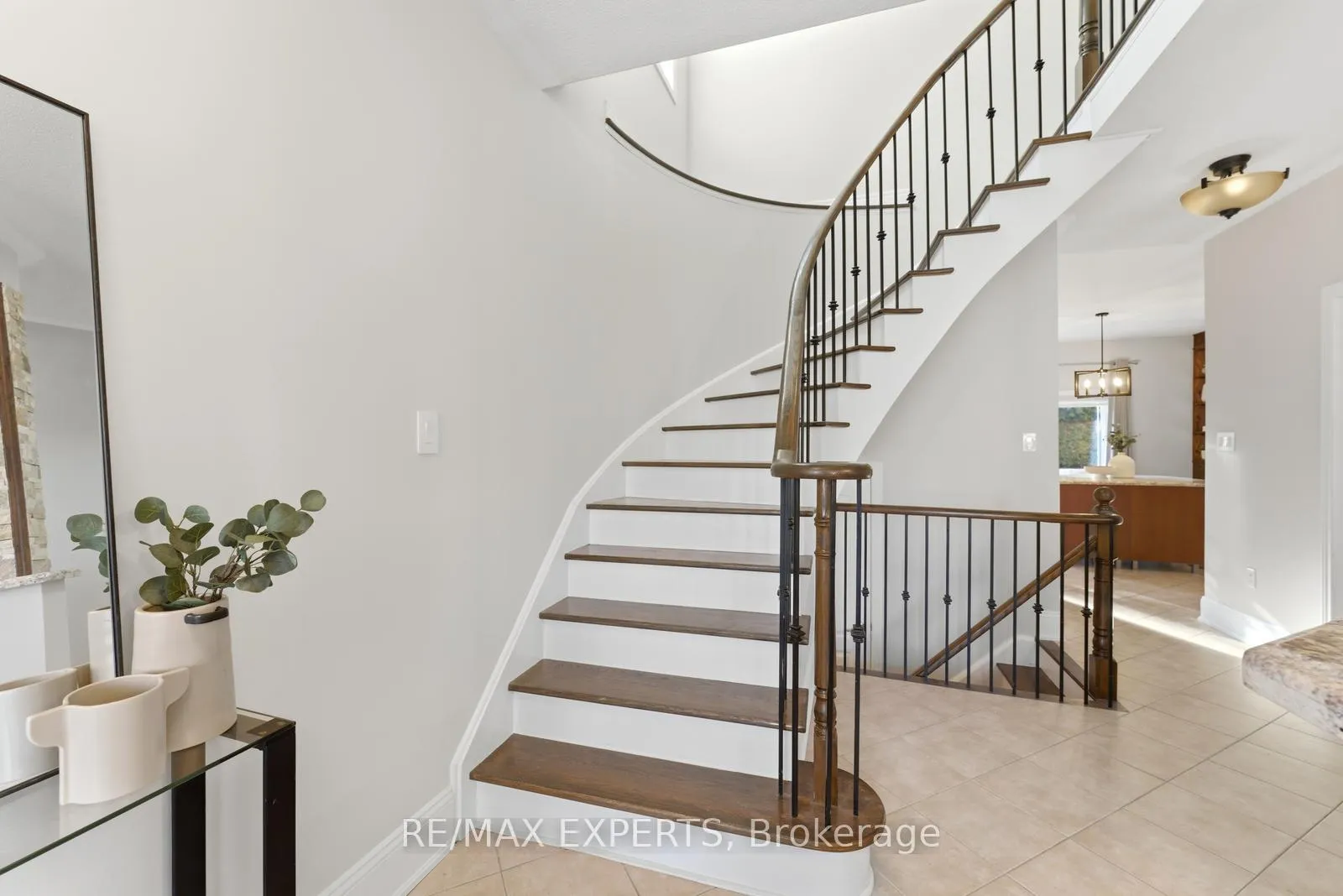 Photo 21 of 219 Regency View Heights, Vaughan, Rural Vaughan — HOMEH