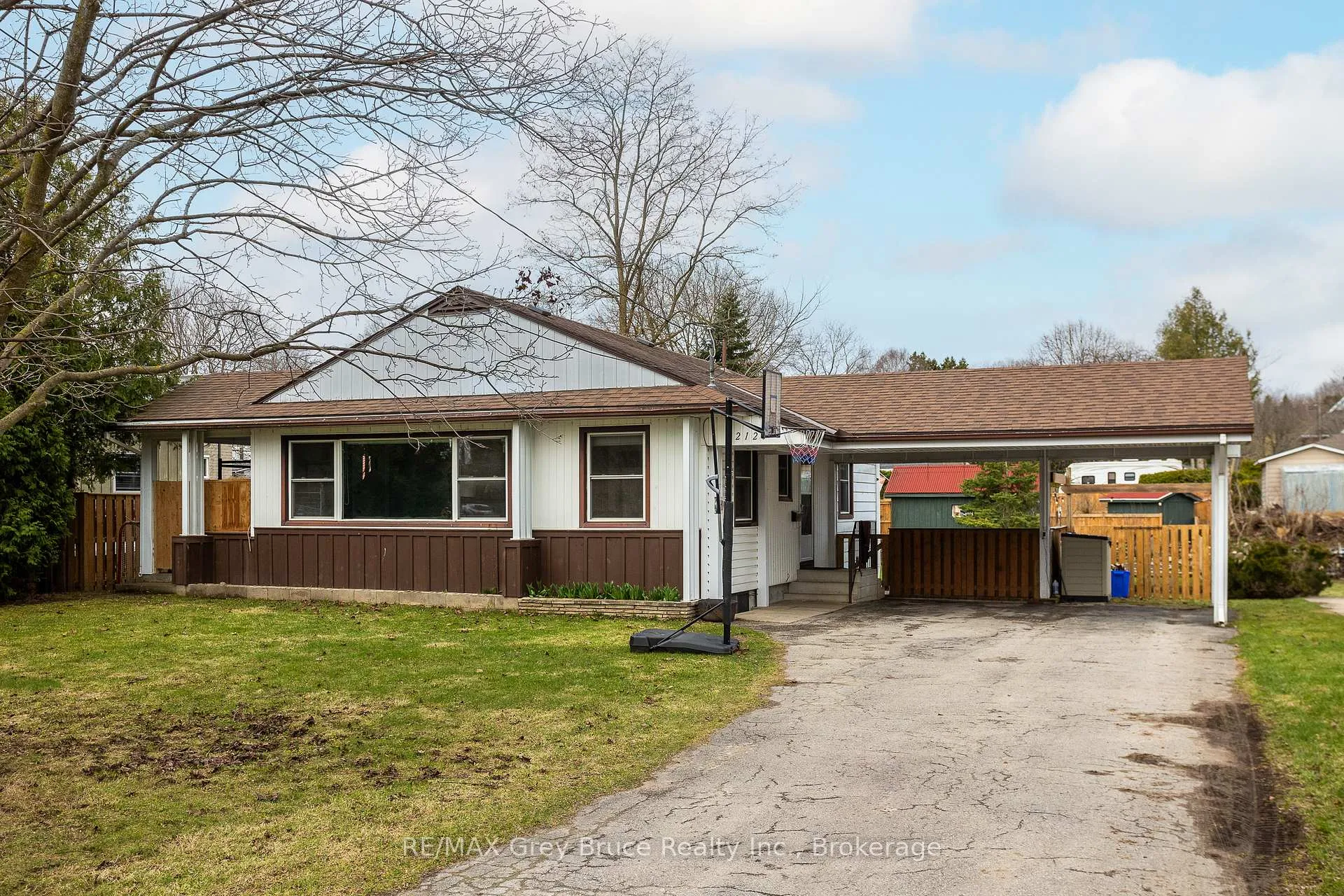Front of 2120 4th Avenue W