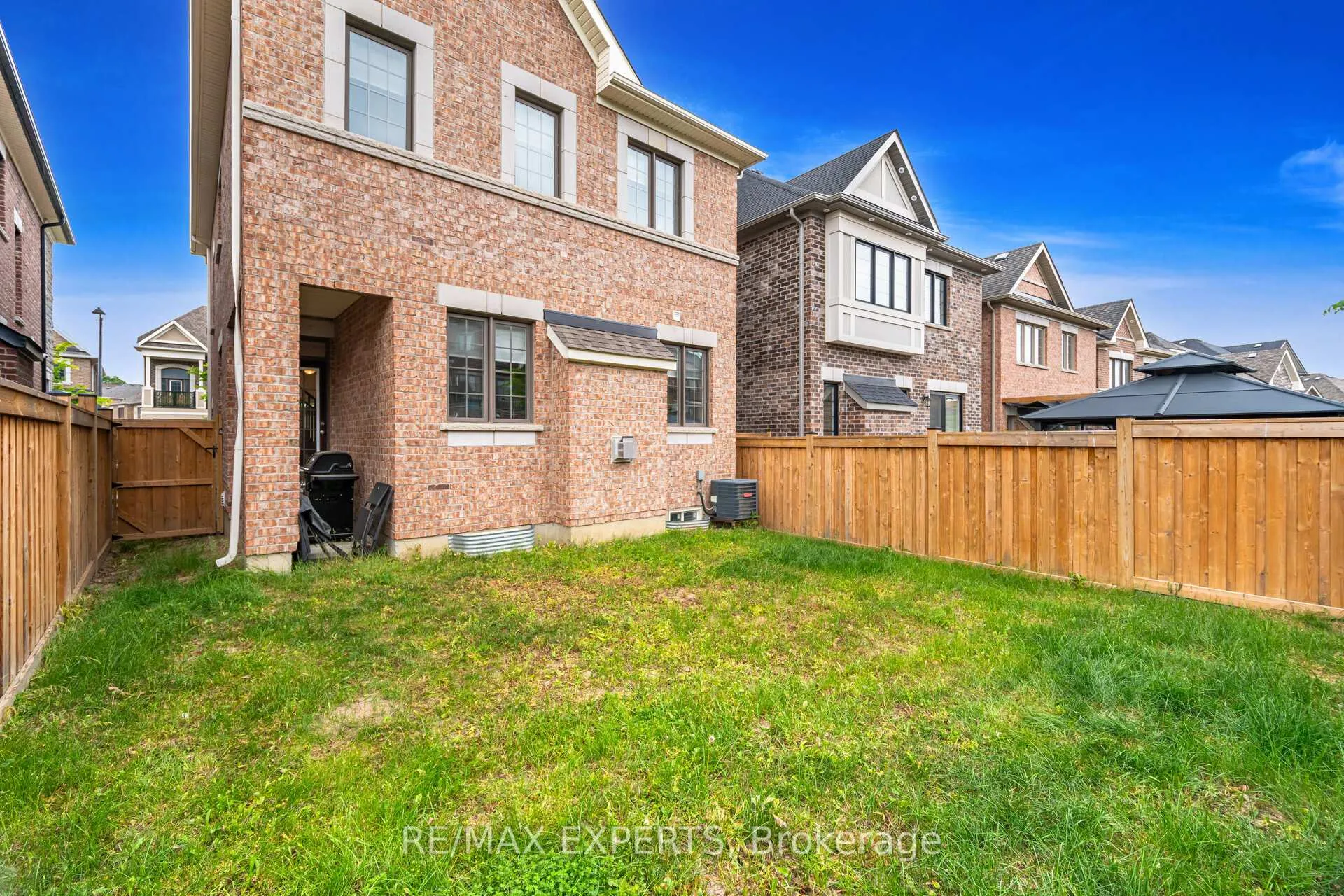 Photo 40 of 56 Lacrosse Trail, Vaughan, Kleinburg — HOMEH