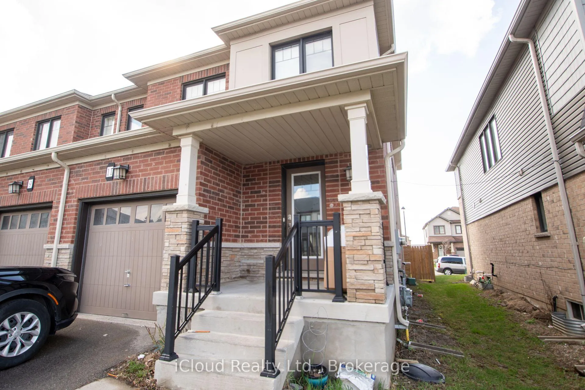 Photo 2 of 11 Sherway Street, Hamilton, Stoney Creek Mountain — HOMEH