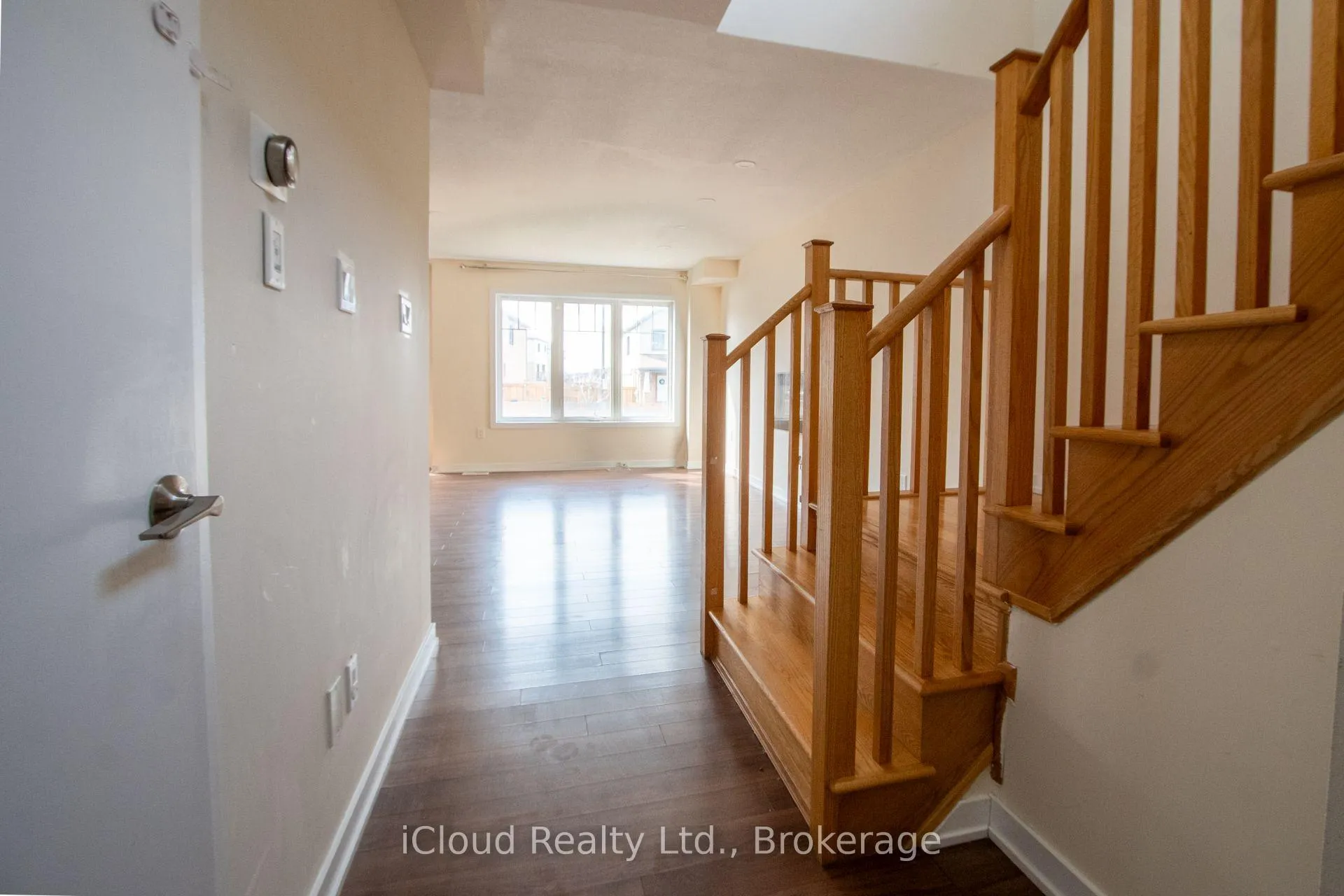 Photo 6 of 11 Sherway Street, Hamilton, Stoney Creek Mountain — HOMEH