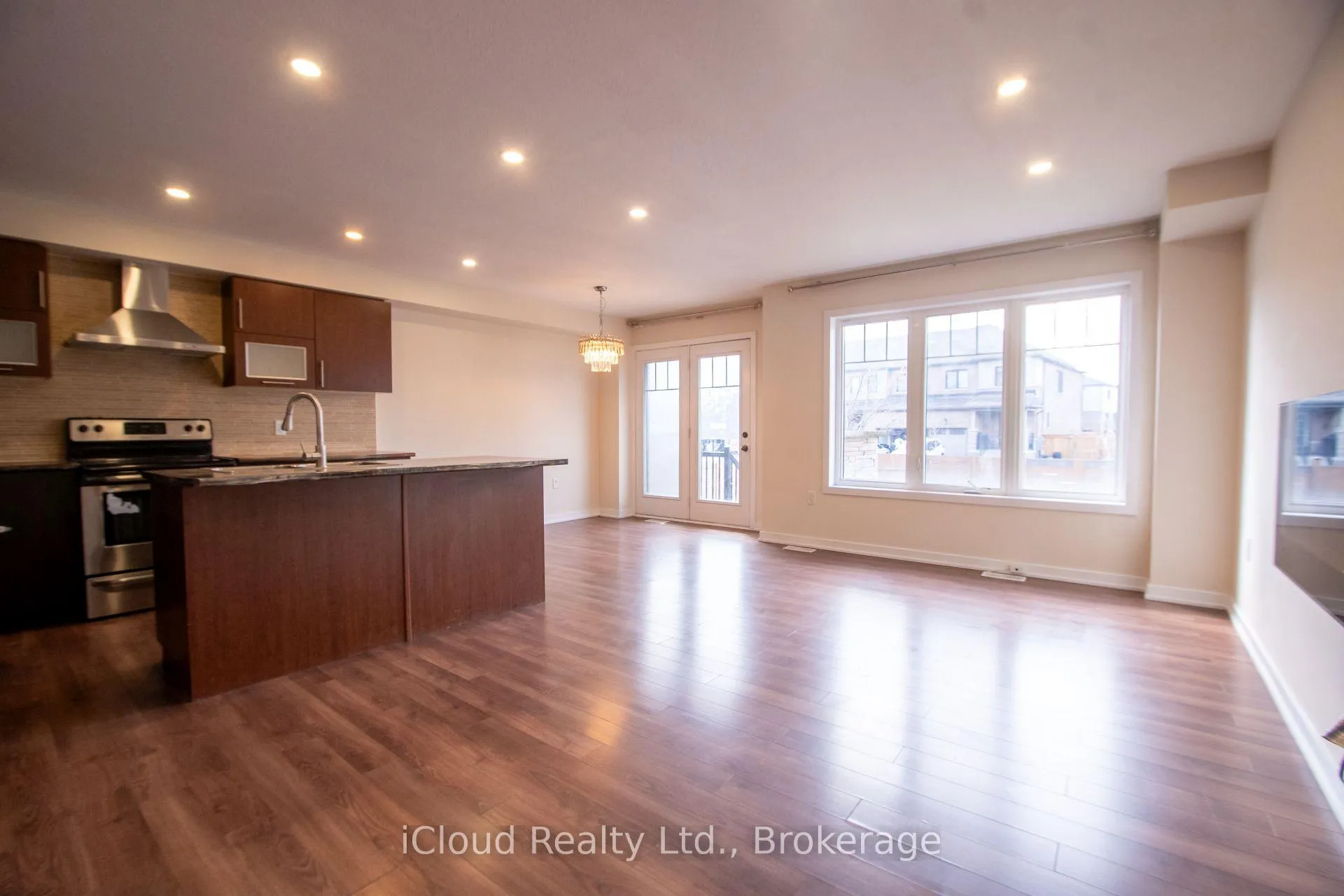 Photo 8 of 11 Sherway Street, Hamilton, Stoney Creek Mountain — HOMEH