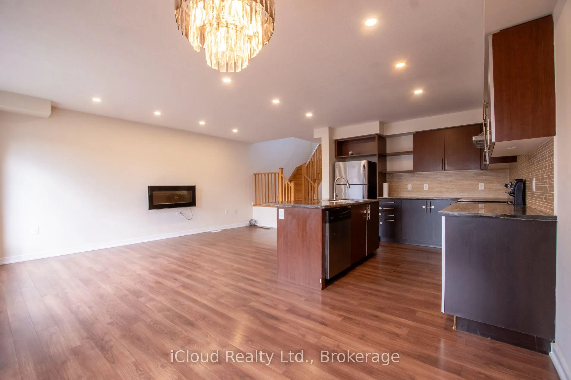 Photo 10 of 11 Sherway Street, Hamilton, Stoney Creek Mountain — HOMEH