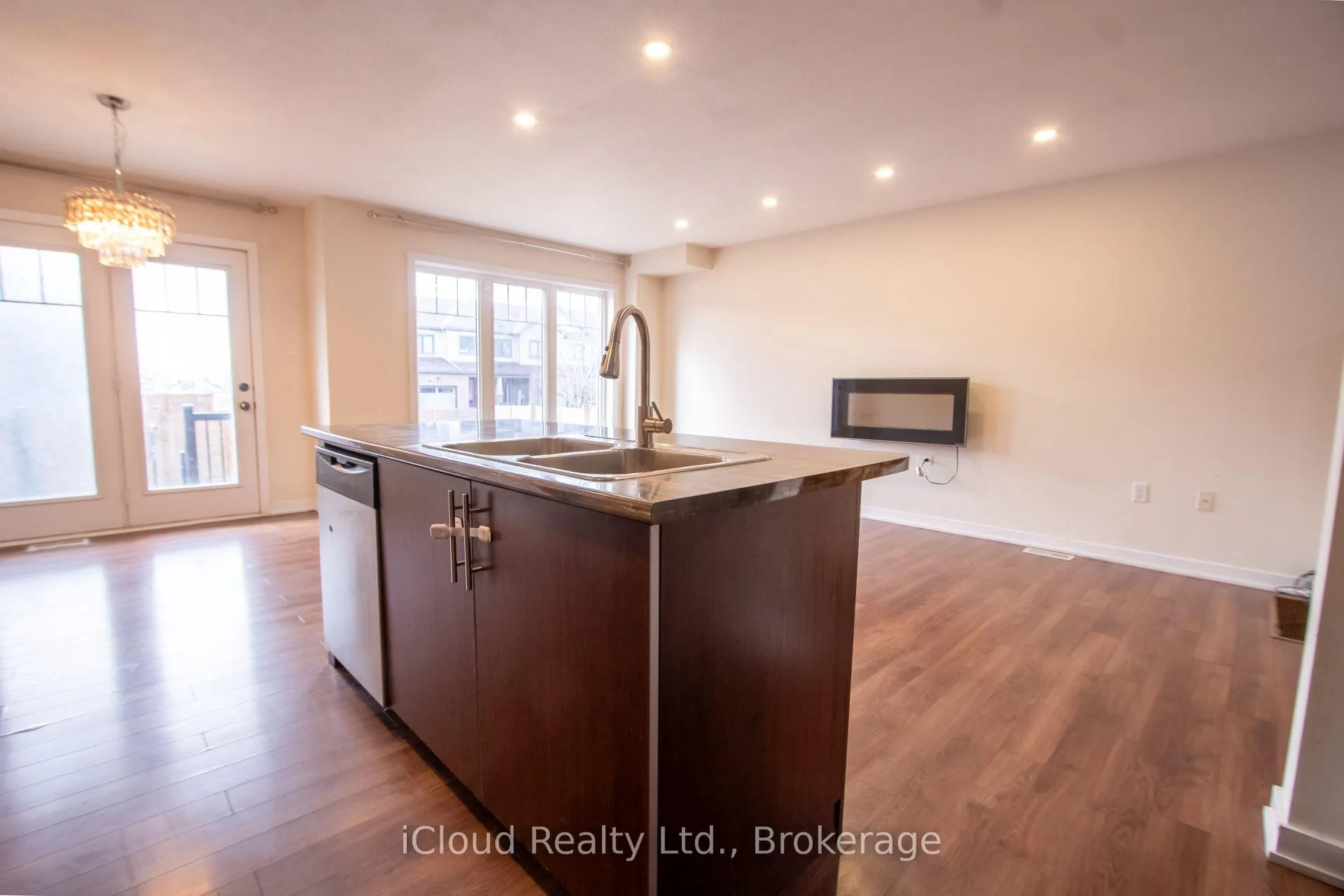 Photo 12 of 11 Sherway Street, Hamilton, Stoney Creek Mountain — HOMEH