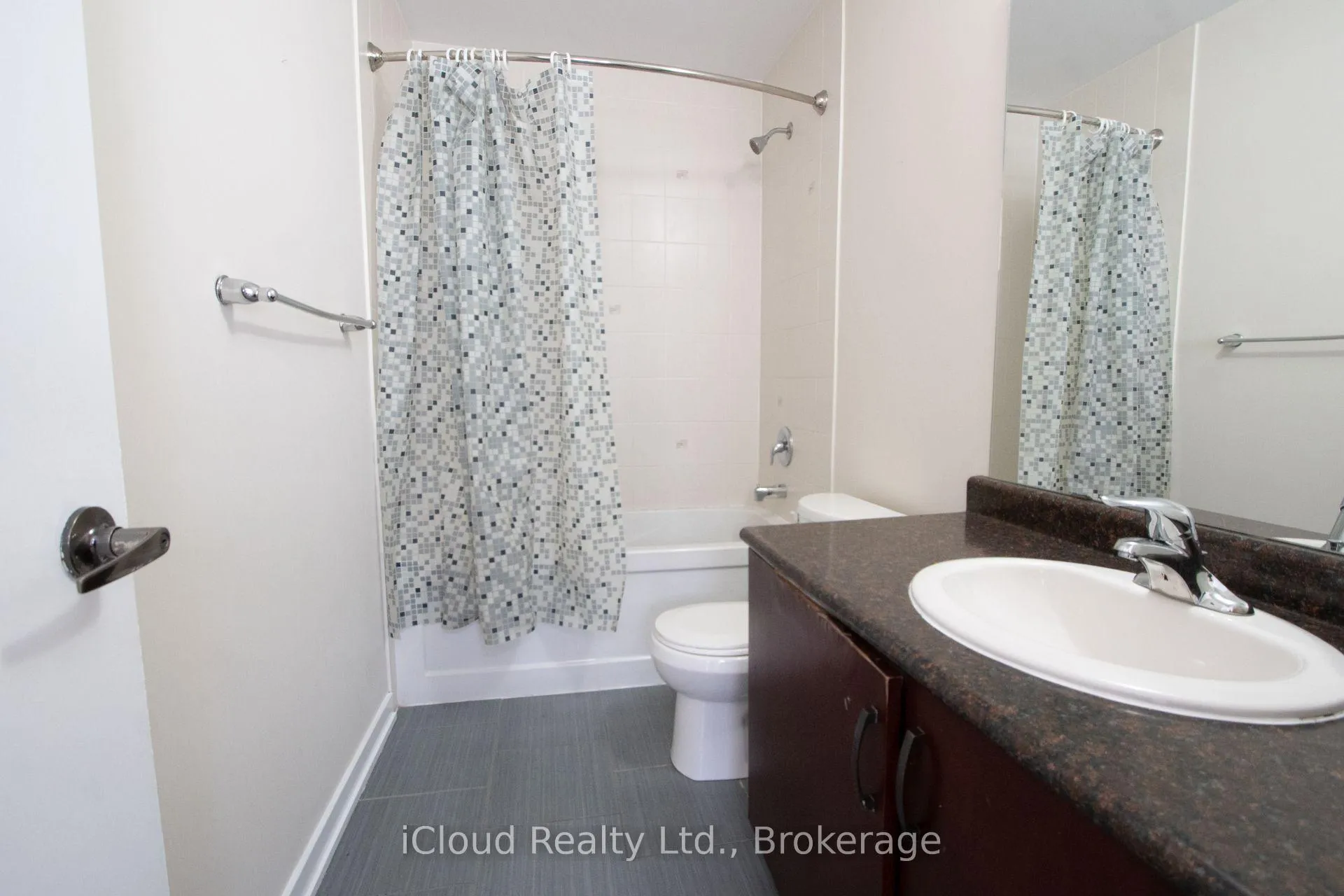 Photo 27 of 11 Sherway Street, Hamilton, Stoney Creek Mountain — HOMEH