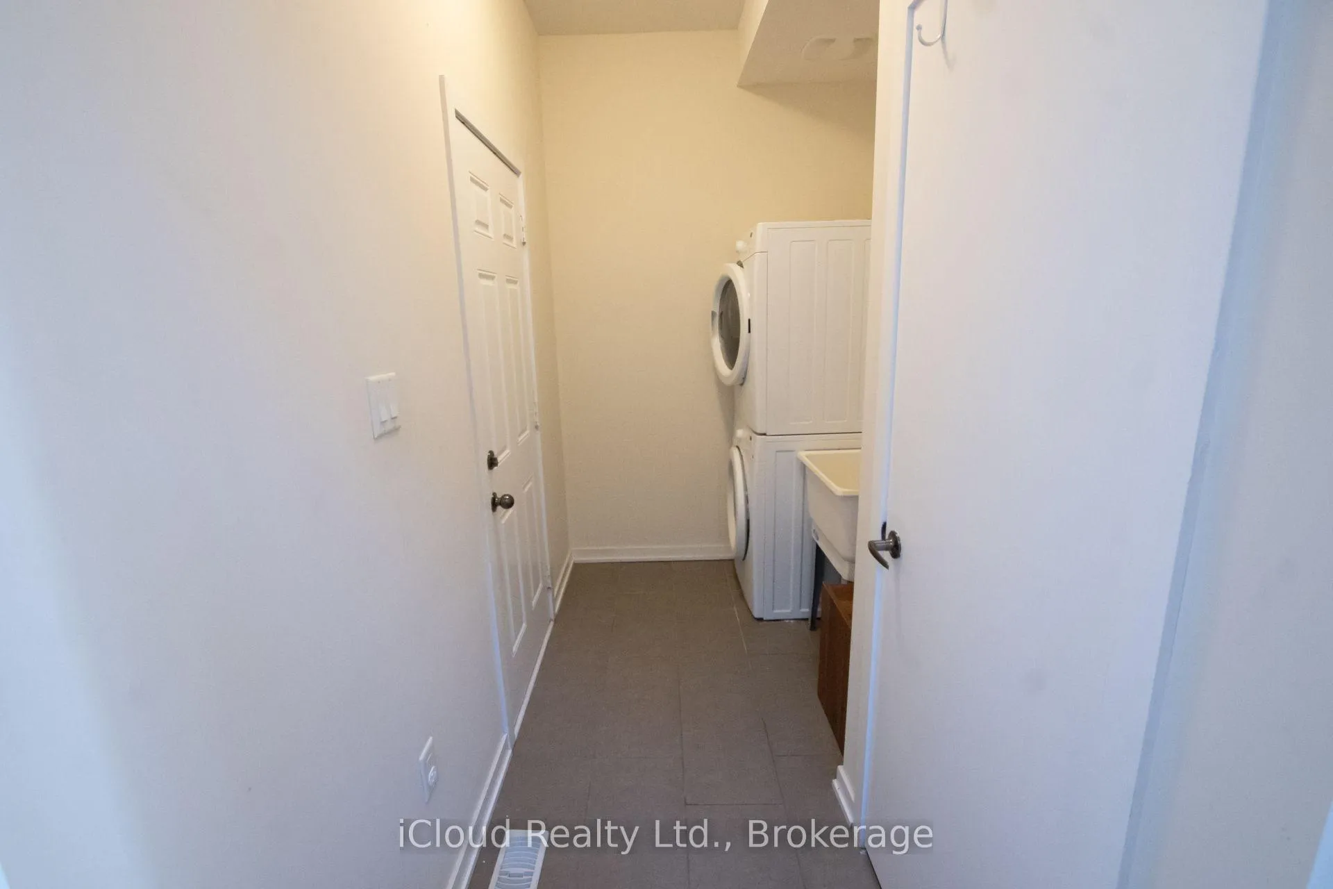 Photo 29 of 11 Sherway Street, Hamilton, Stoney Creek Mountain — HOMEH