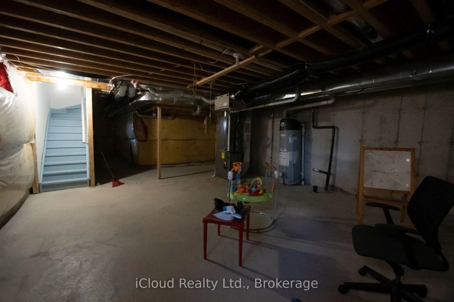 Photo 32 of 11 Sherway Street, Hamilton, Stoney Creek Mountain — HOMEH