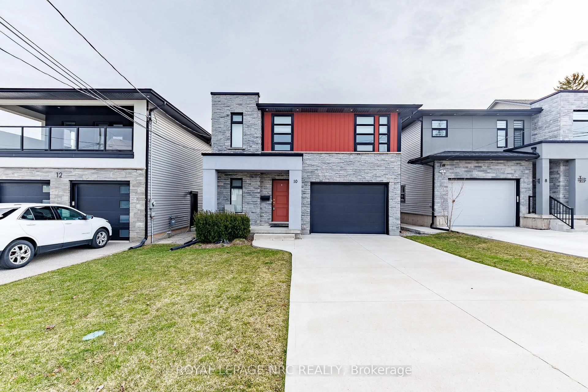 Photo 1 of 10 Leeson Street, St. Catharines, Burleigh Hill — HOMEH