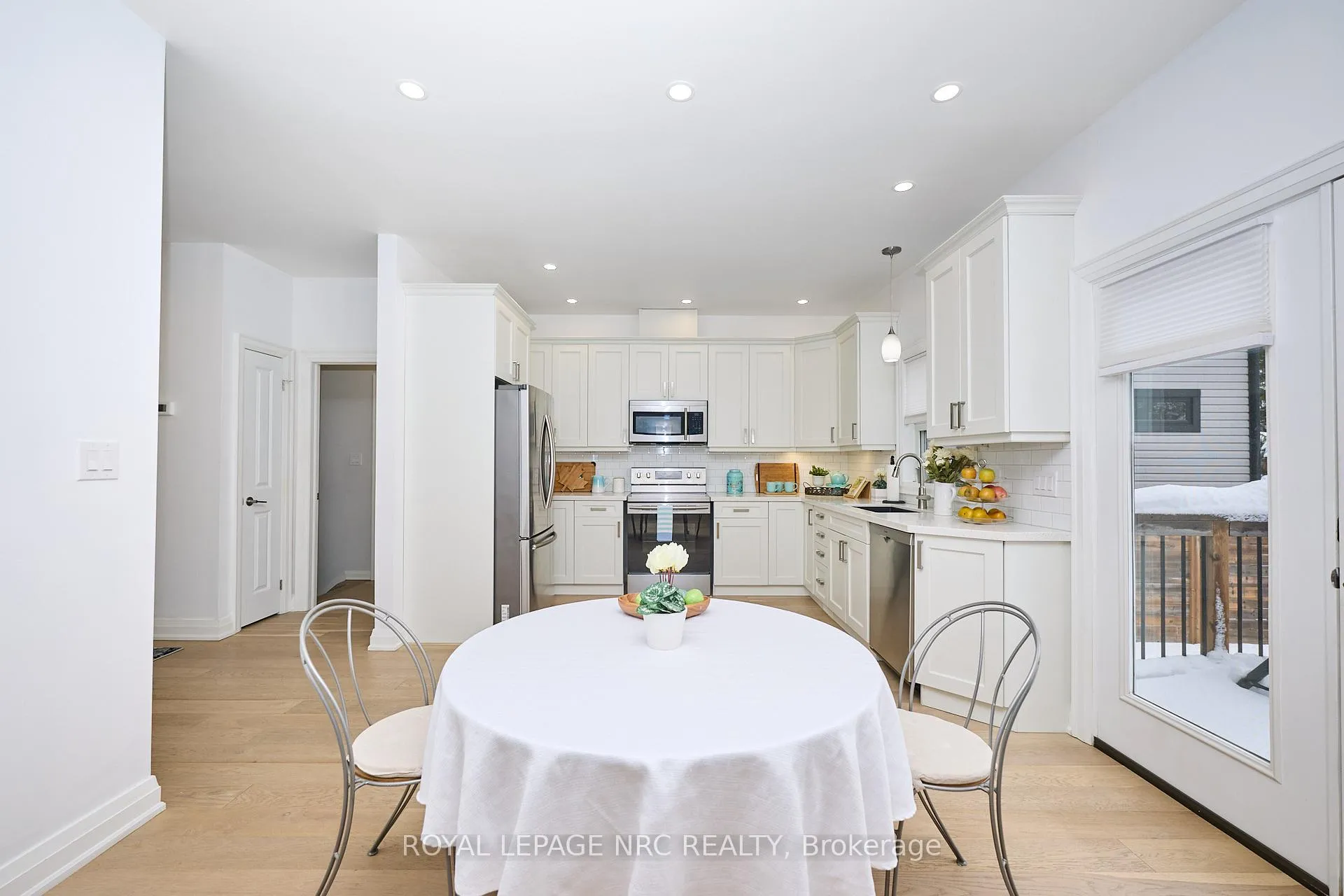 Photo 4 of 10 Leeson Street, St. Catharines, Burleigh Hill — HOMEH