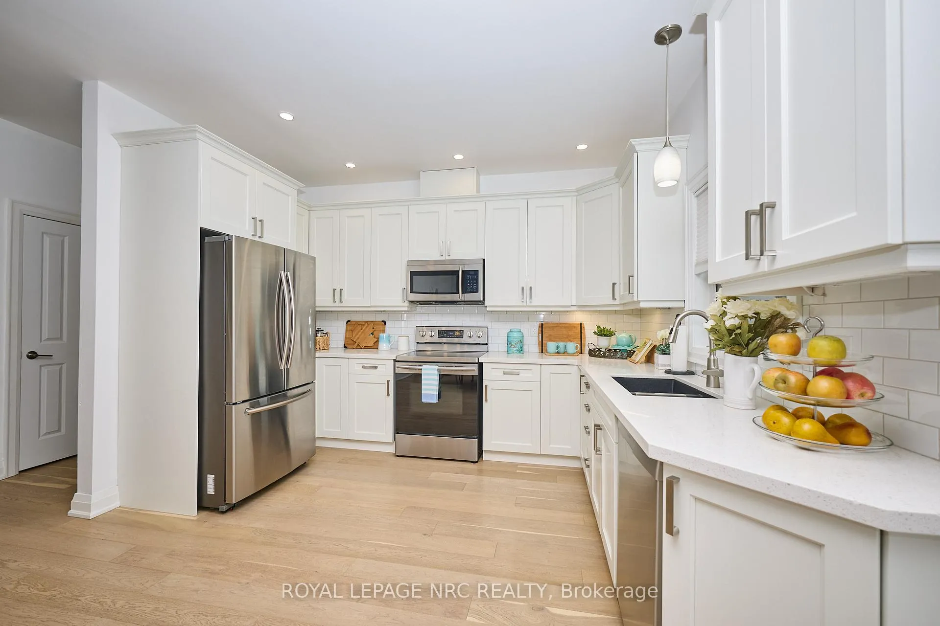 Photo 5 of 10 Leeson Street, St. Catharines, Burleigh Hill — HOMEH