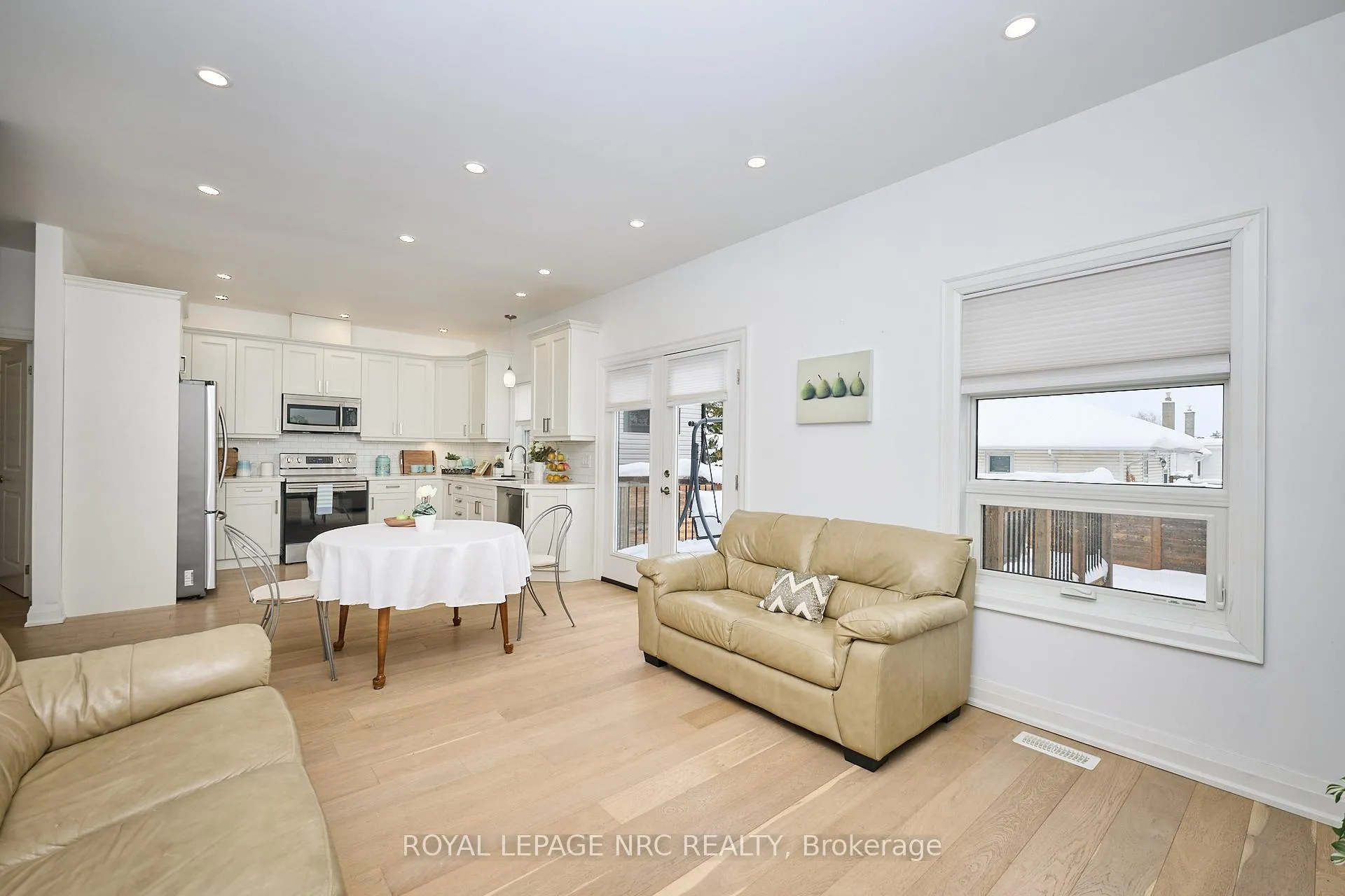 Photo 6 of 10 Leeson Street, St. Catharines, Burleigh Hill — HOMEH