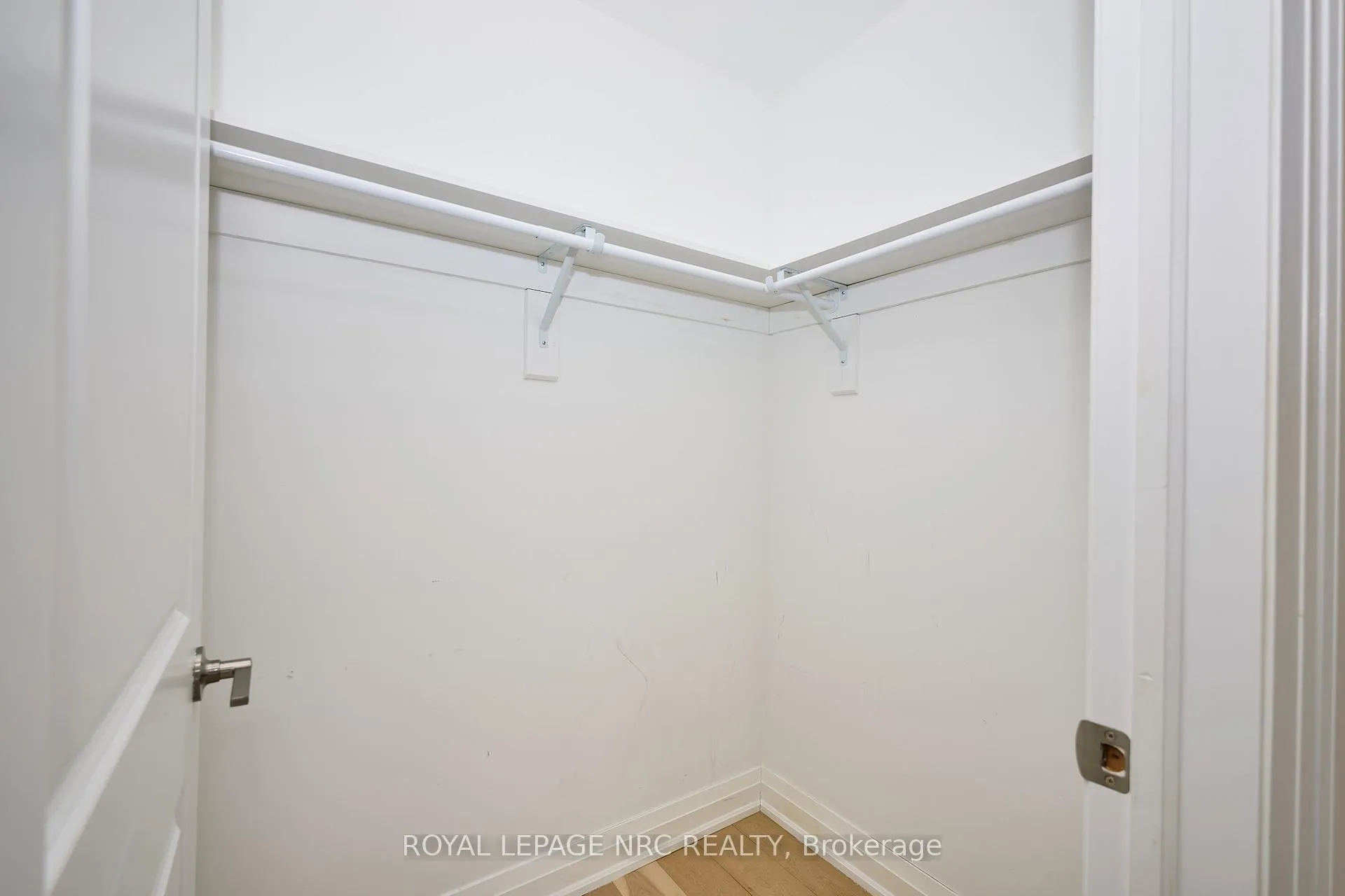 Photo 11 of 10 Leeson Street, St. Catharines, Burleigh Hill — HOMEH