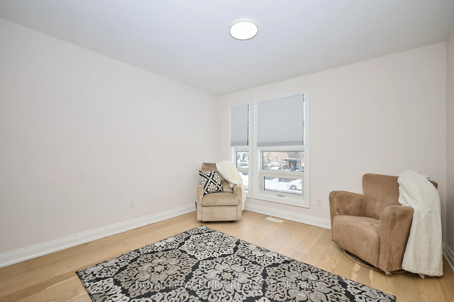 Photo 13 of 10 Leeson Street, St. Catharines, Burleigh Hill — HOMEH