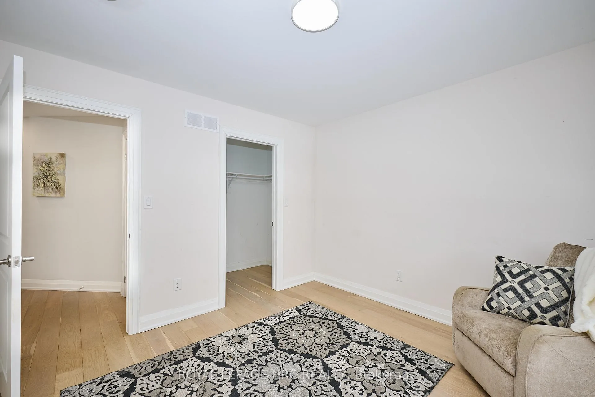 Photo 14 of 10 Leeson Street, St. Catharines, Burleigh Hill — HOMEH