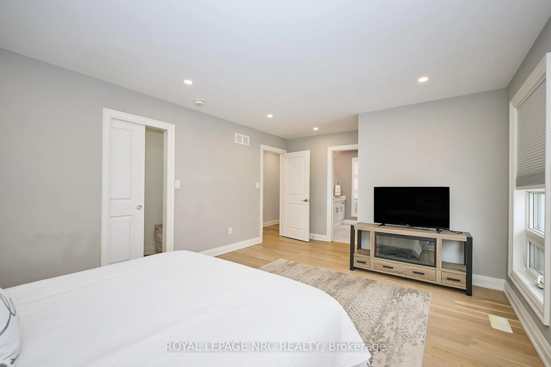 Photo 16 of 10 Leeson Street, St. Catharines, Burleigh Hill — HOMEH