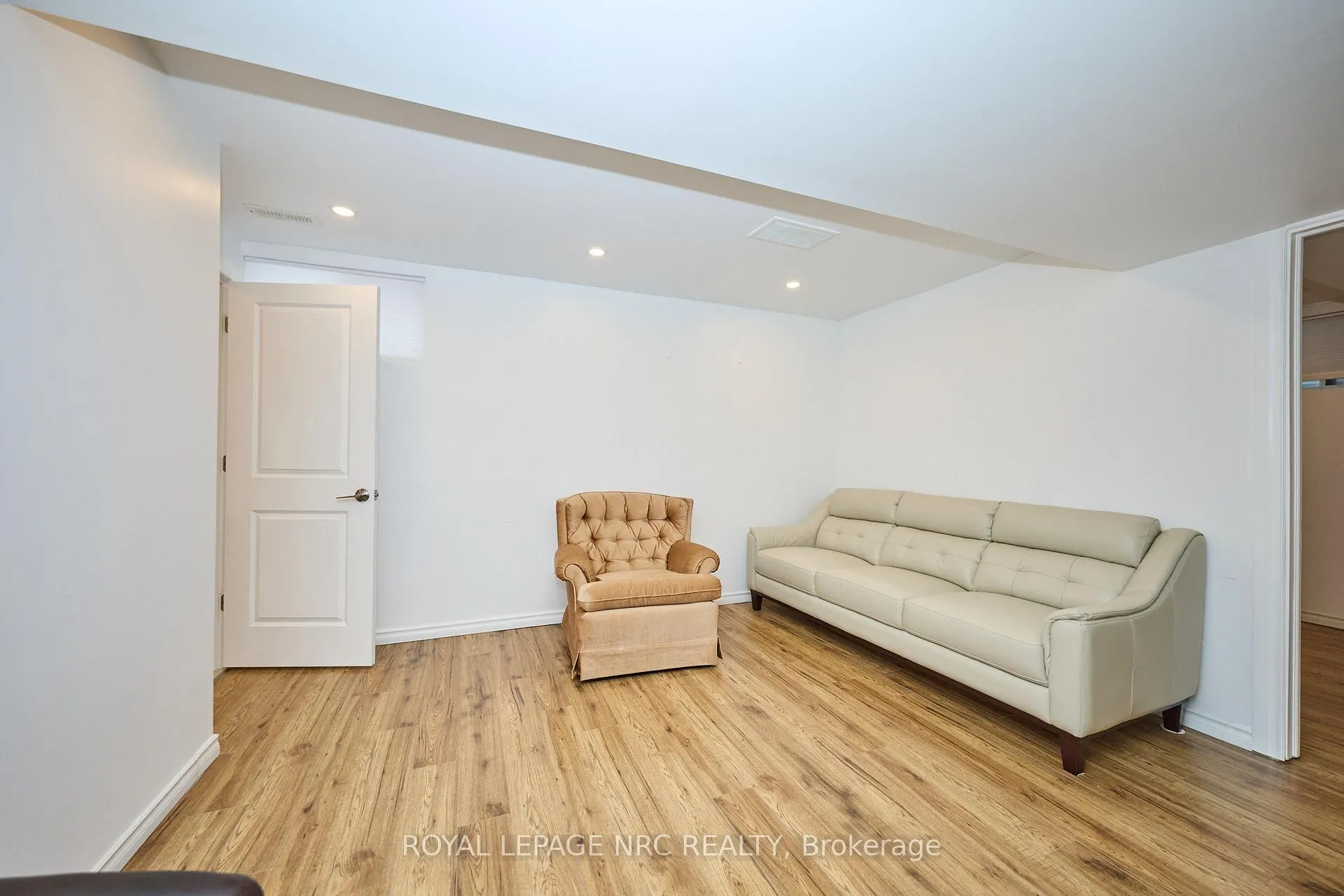 Photo 22 of 10 Leeson Street, St. Catharines, Burleigh Hill — HOMEH