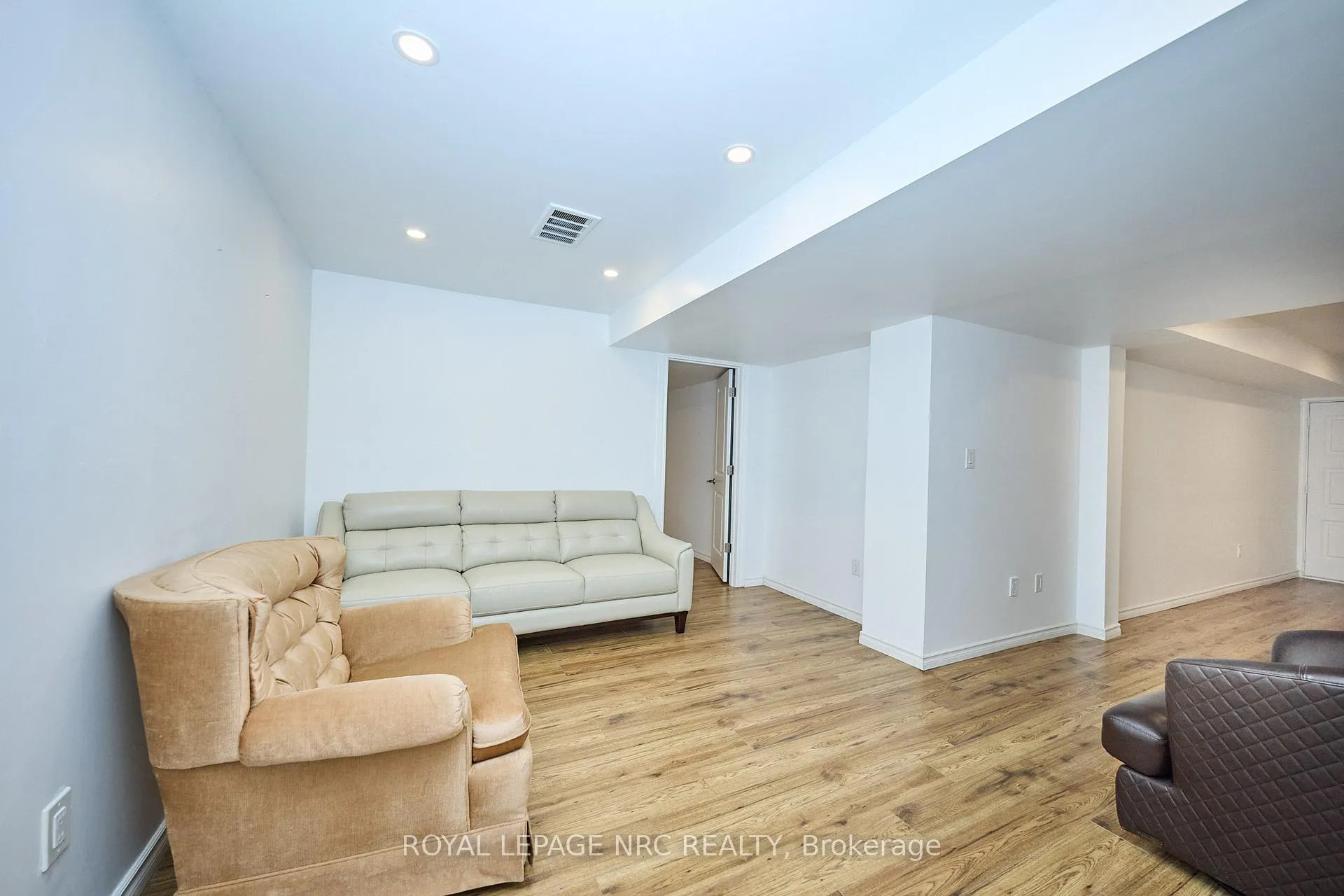Photo 23 of 10 Leeson Street, St. Catharines, Burleigh Hill — HOMEH