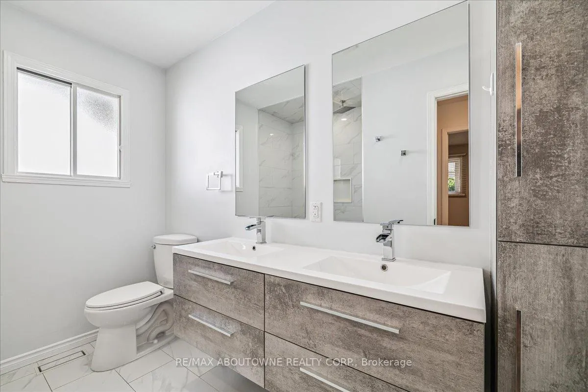 Photo 17 of 371 Park Road N, Grimsby, Grimsby Beach — HOMEH