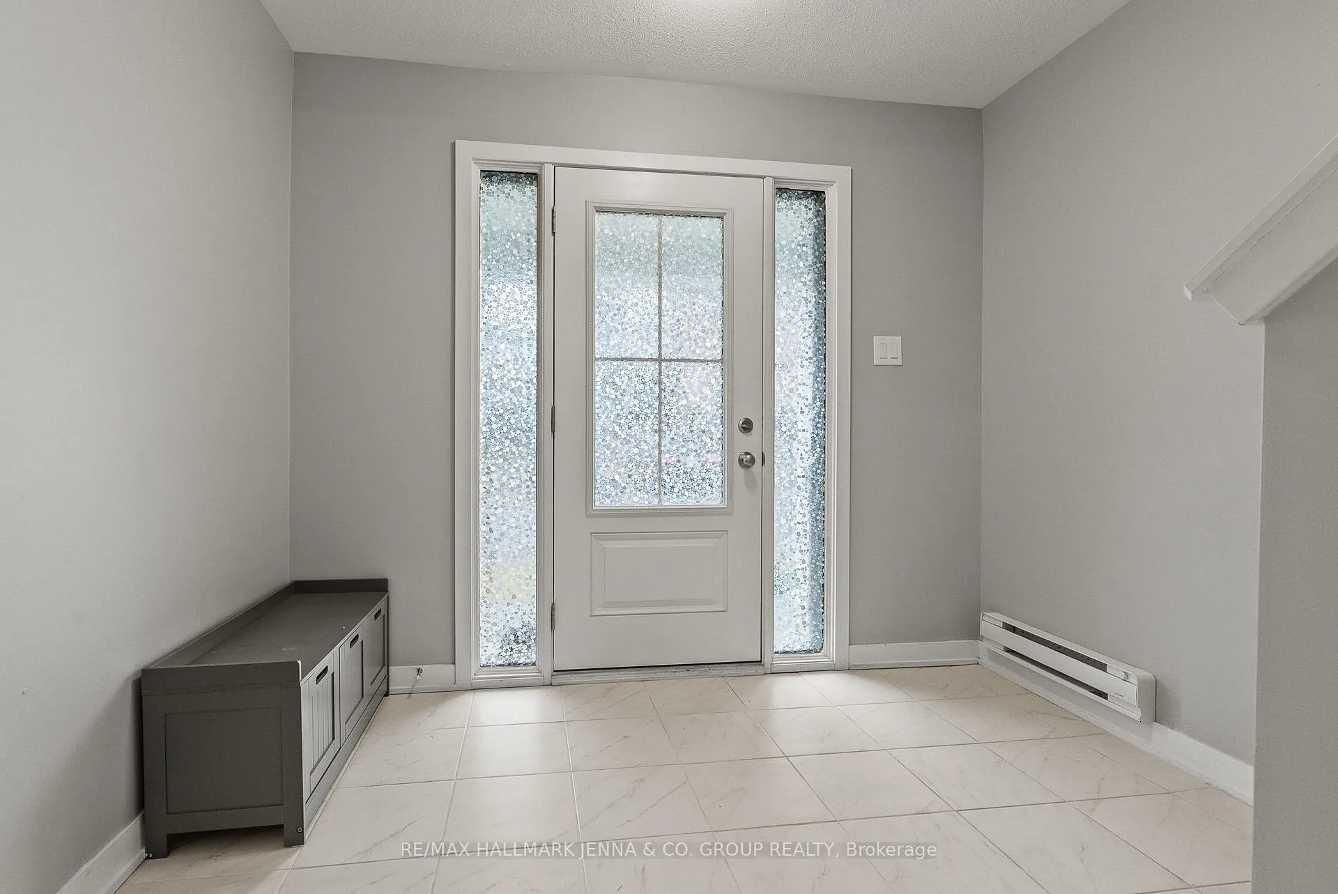 Photo 2 of 146 Anthracite Private, Ottawa, Barrhaven - Heritage Park — HOMEH