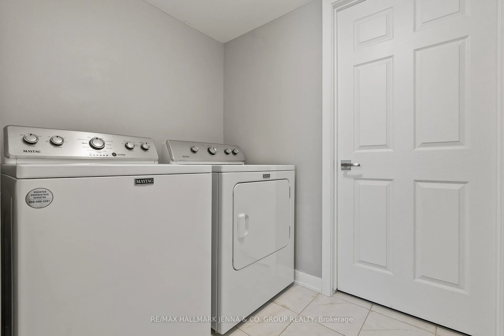 Photo 7 of 146 Anthracite Private, Ottawa, Barrhaven - Heritage Park — HOMEH