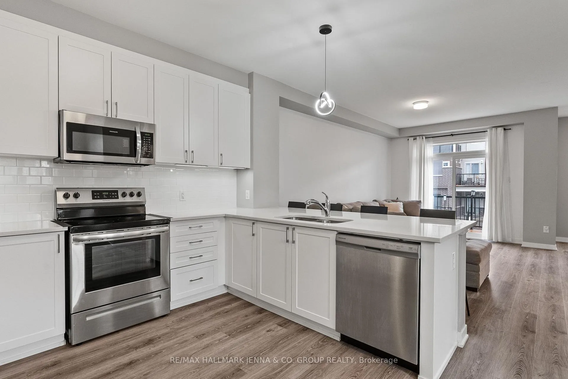 Photo 11 of 146 Anthracite Private, Ottawa, Barrhaven - Heritage Park — HOMEH