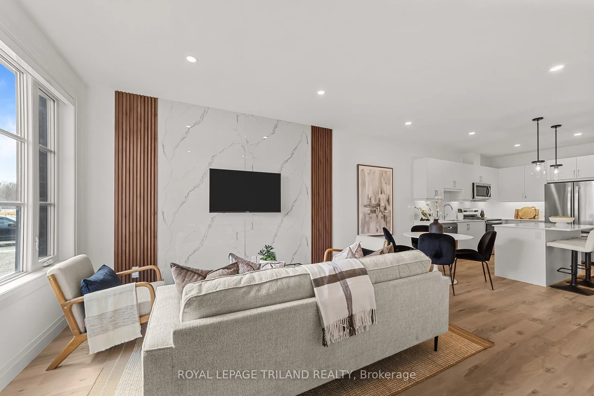 Photo 5 of 955 Catalpa Square, London, North E — HOMEH