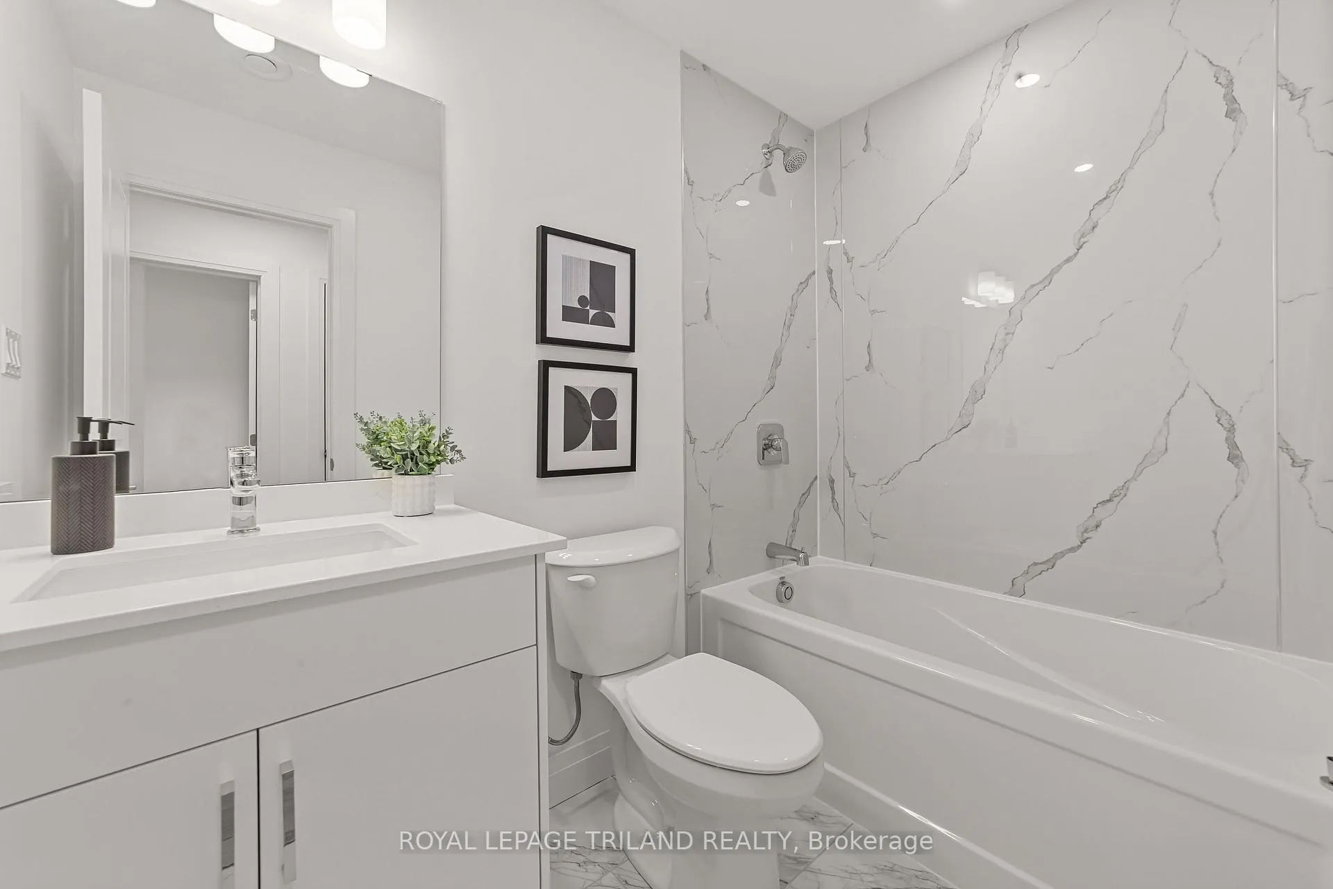 Photo 9 of 955 Catalpa Square, London, North E — HOMEH