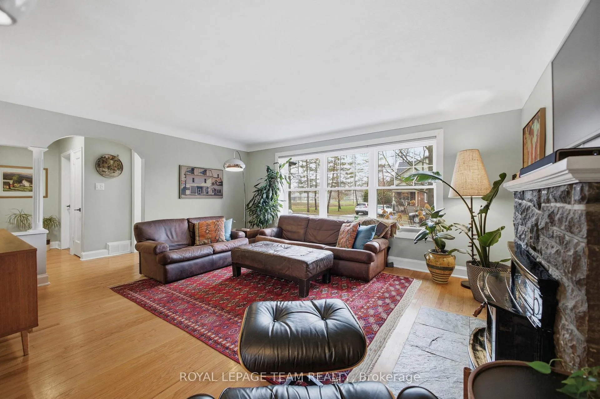 Photo 5 of 513 Windermere Avenue, Ottawa, McKellar/Highland — HOMEH
