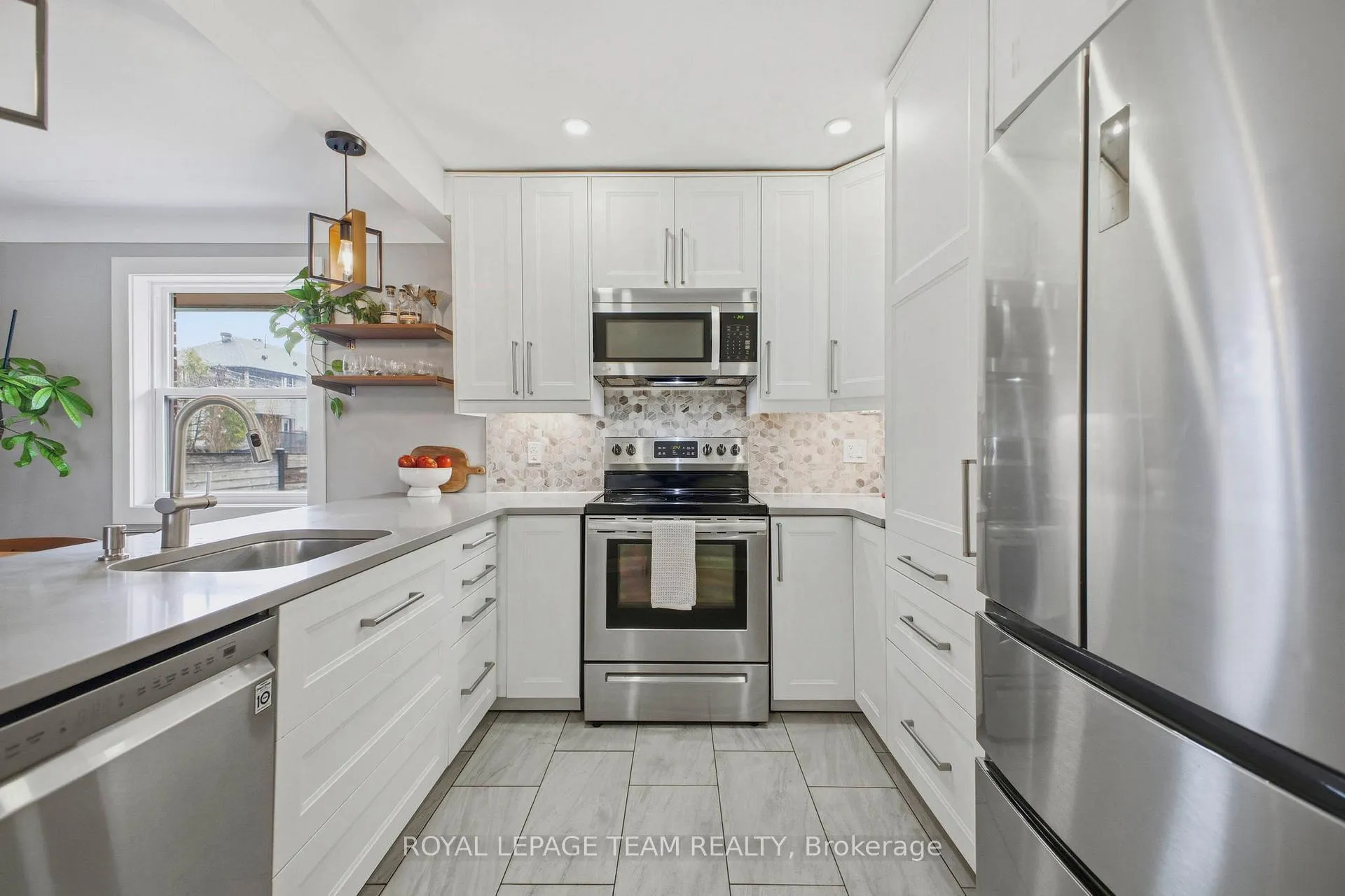Photo 7 of 513 Windermere Avenue, Ottawa, McKellar/Highland — HOMEH